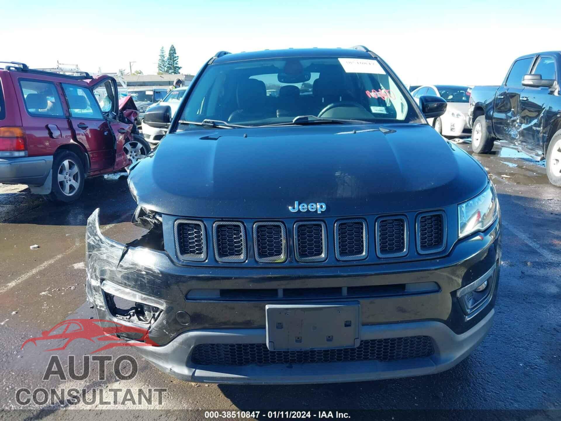 JEEP COMPASS 2018 - 3C4NJCBB3JT377073