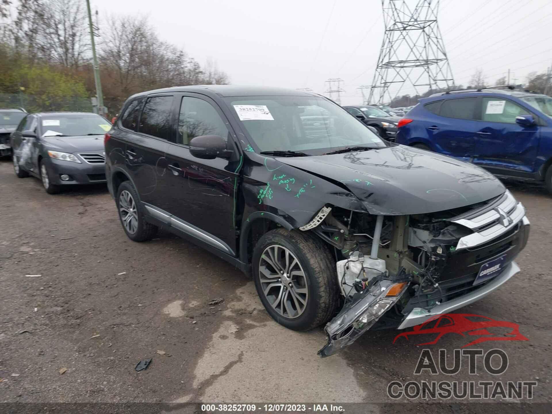 MITSUBISHI OUTLANDER 2018 - JA4AZ3A33JZ066537