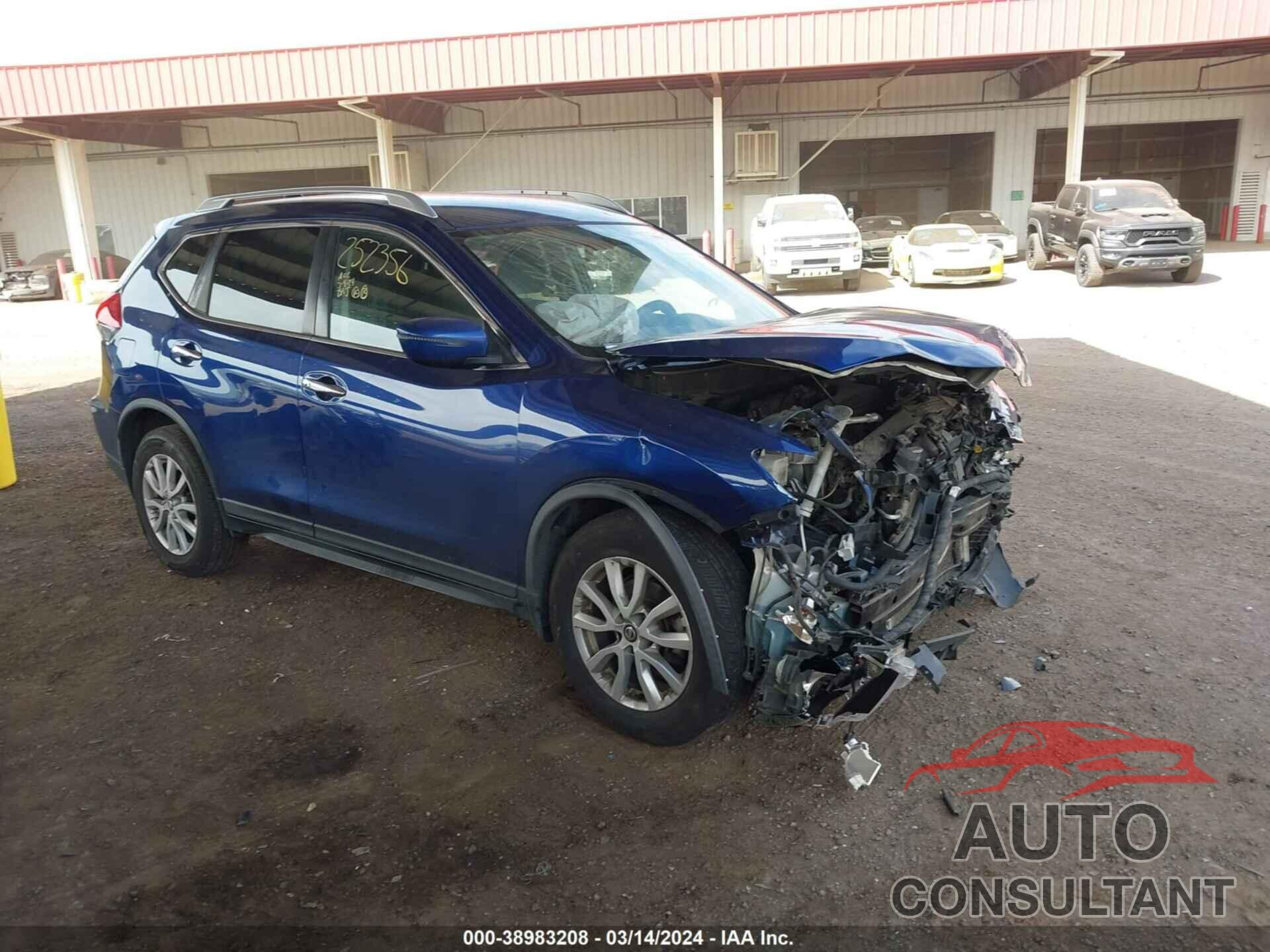 NISSAN ROGUE 2017 - KNMAT2MT4HP605959