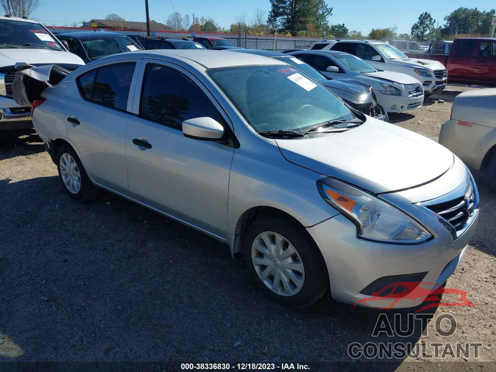 NISSAN VERSA 2018 - 3N1CN7AP8JL815217