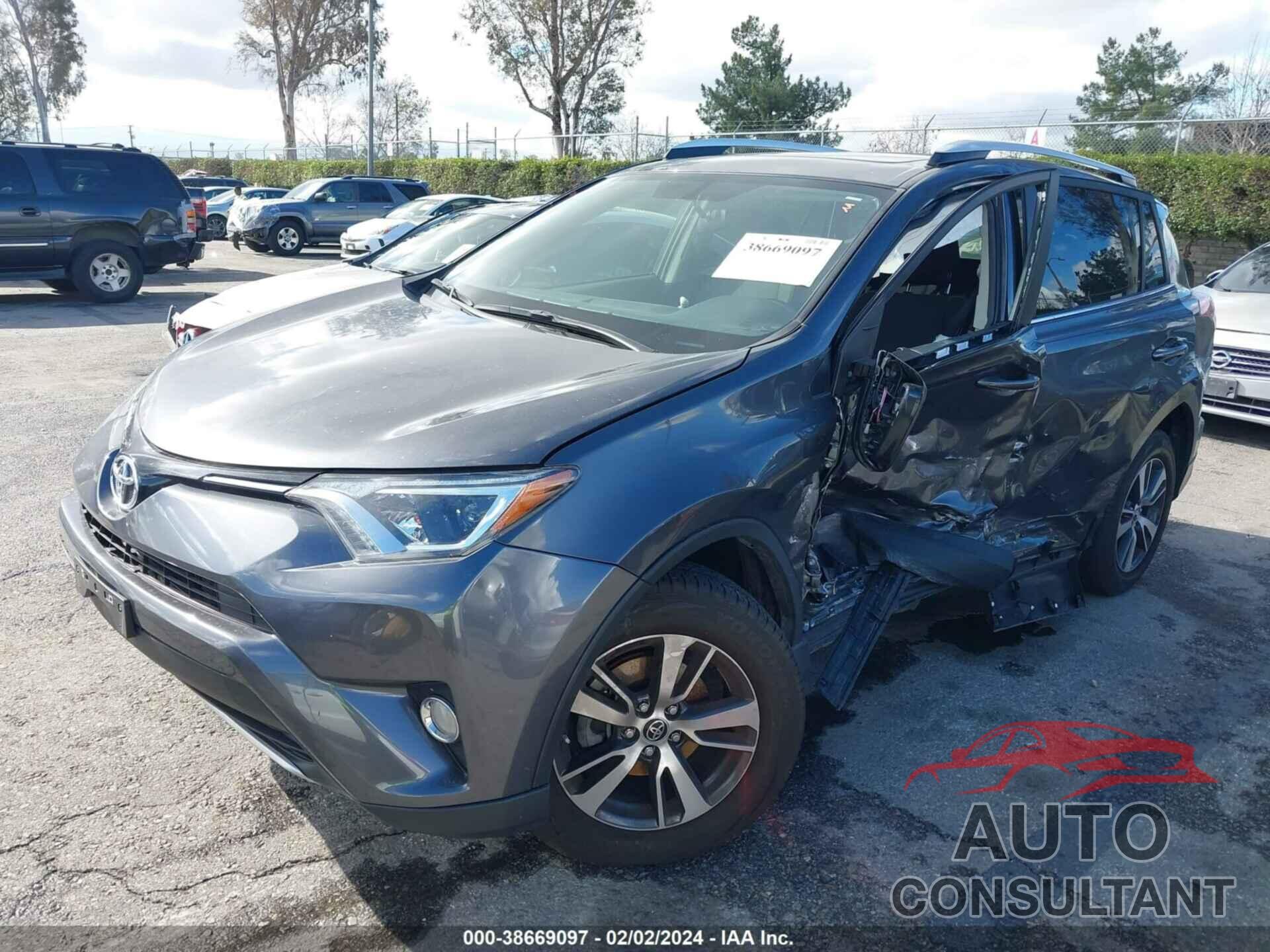 TOYOTA RAV4 2016 - JTMWFREVXGJ064911