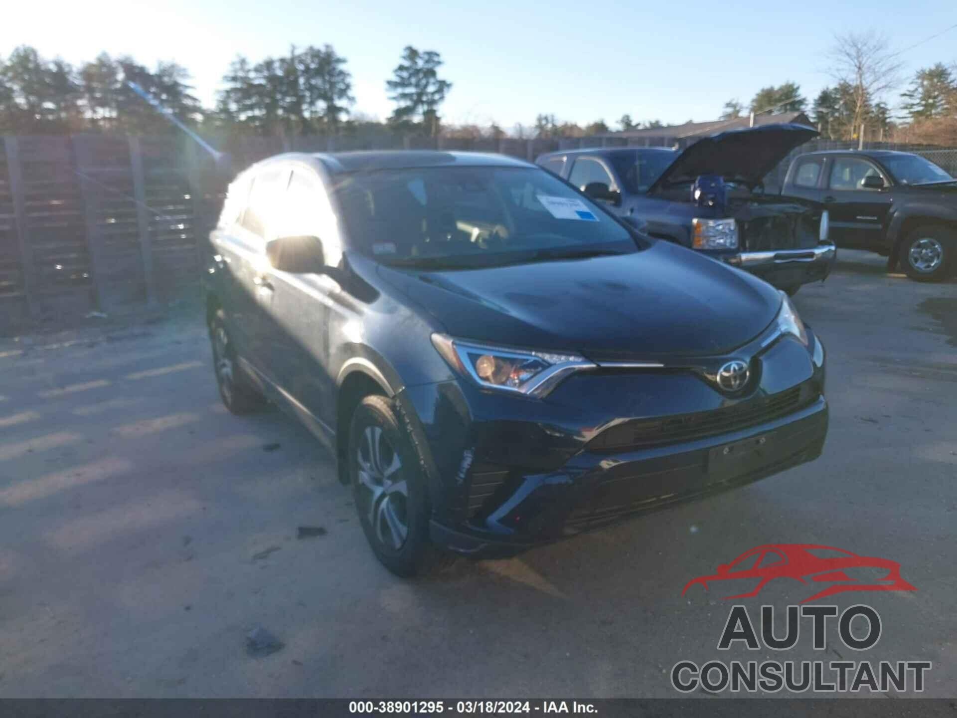 TOYOTA RAV4 2017 - JTMBFREV0HJ122878