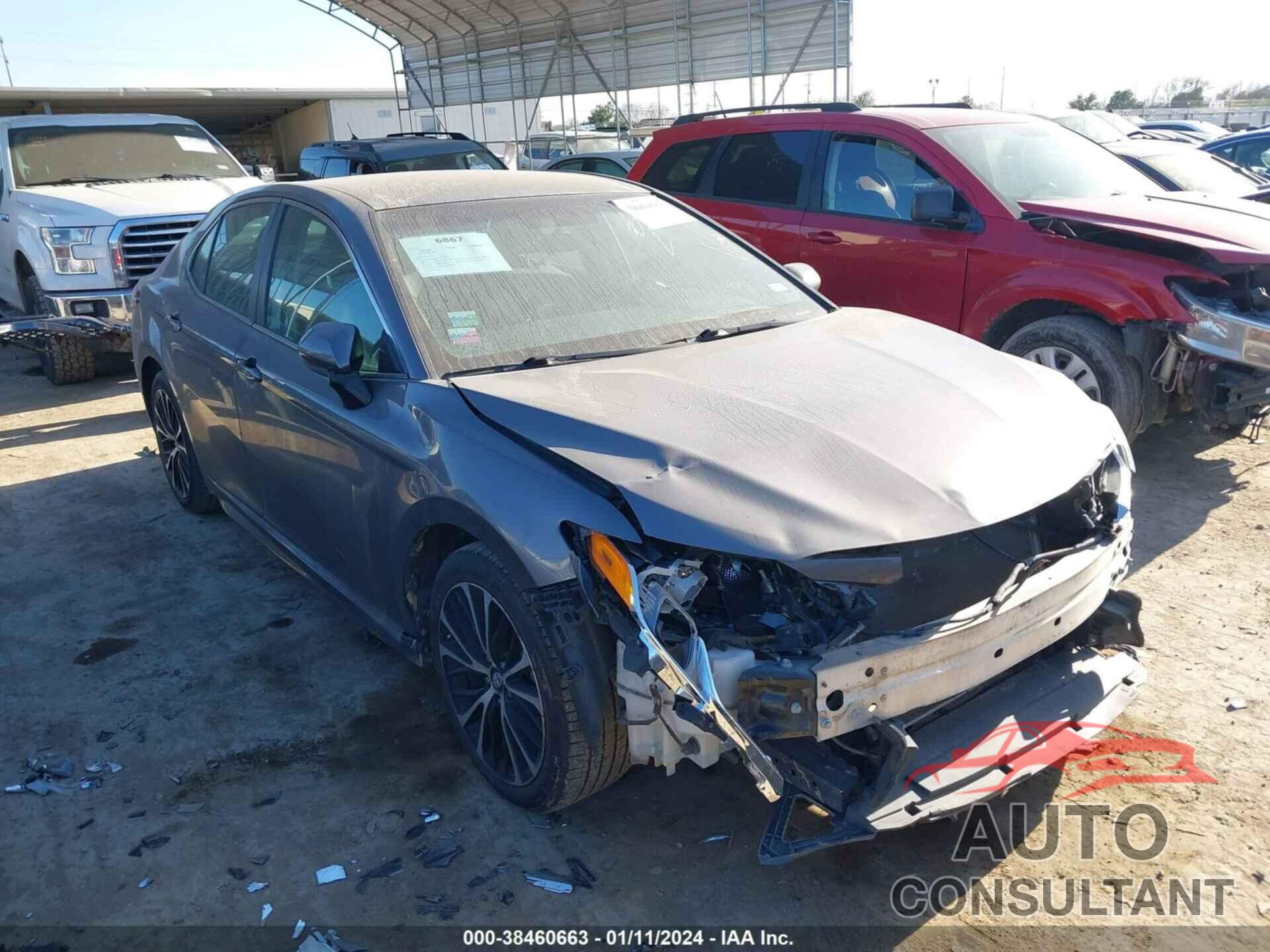 TOYOTA CAMRY 2018 - 4T1B11HK4JU001997