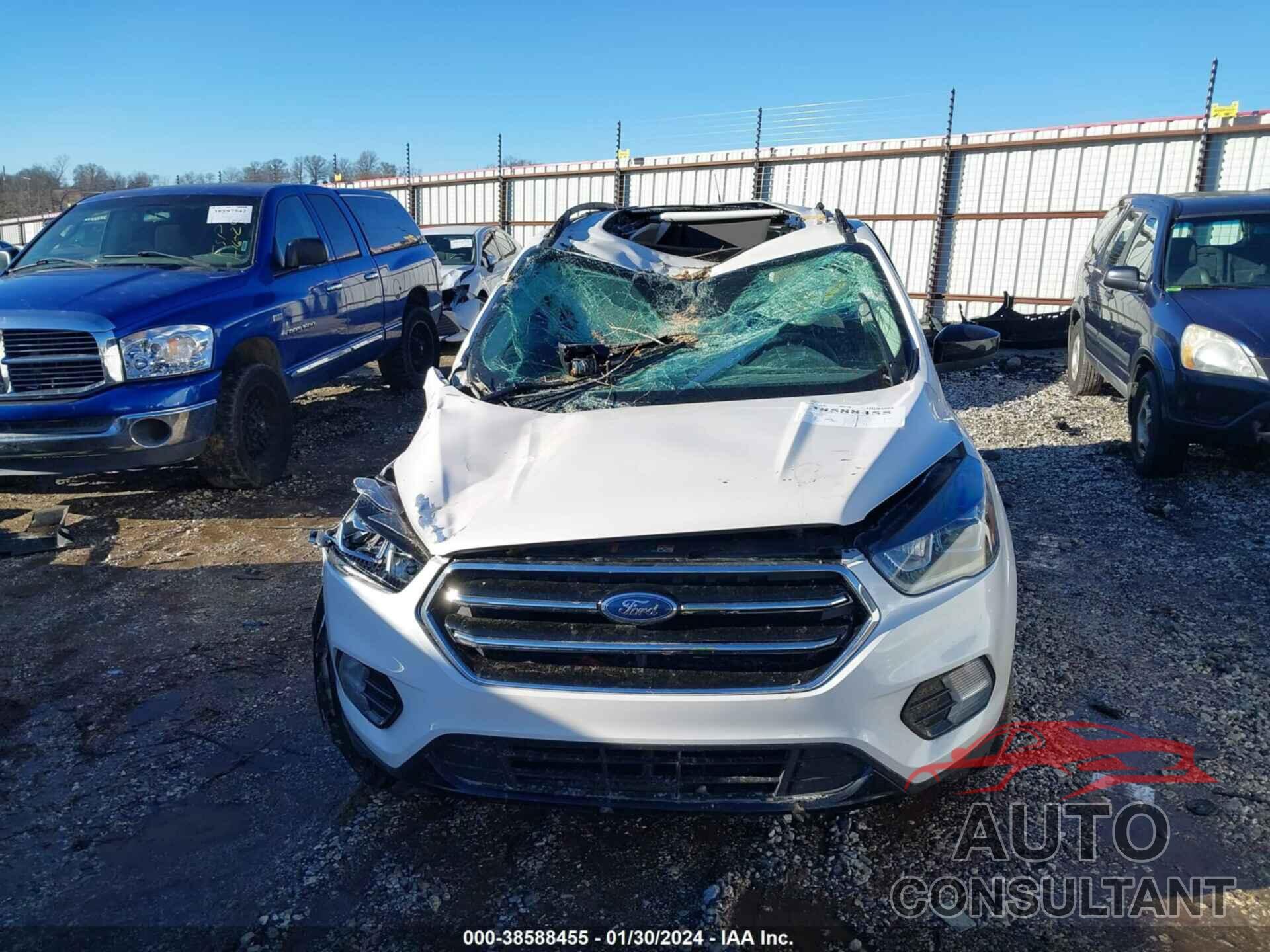 FORD ESCAPE 2018 - 1FMCU9HD4JUD54834