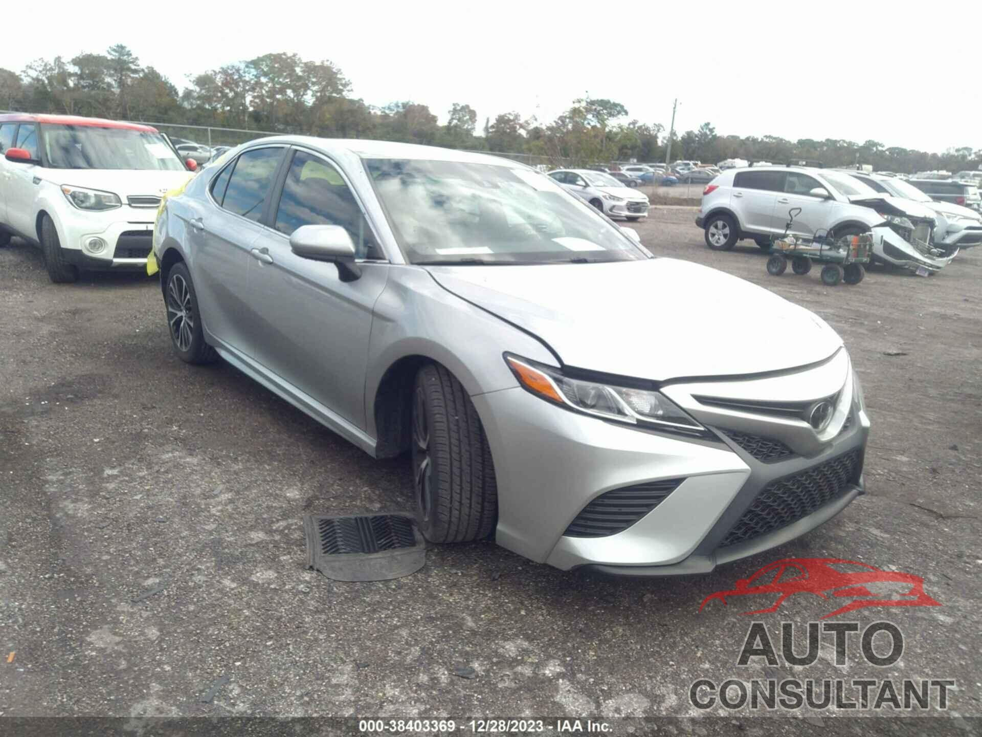 TOYOTA CAMRY 2018 - 4T1B11HK7JU554076