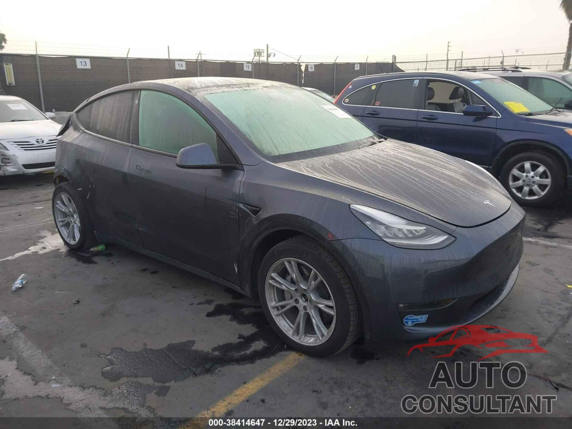 TESLA MODEL Y 2021 - 5YJYGDEE8MF153288