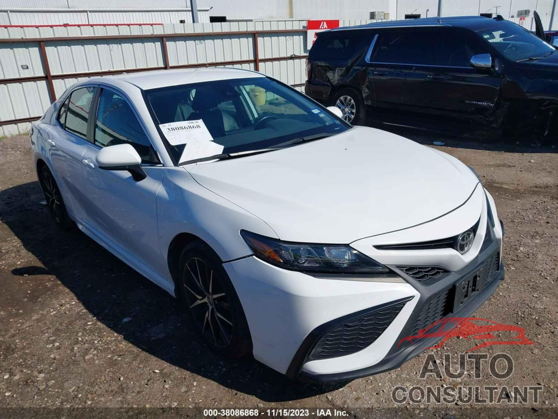 TOYOTA CAMRY 2021 - 4T1G11AKXMU411708