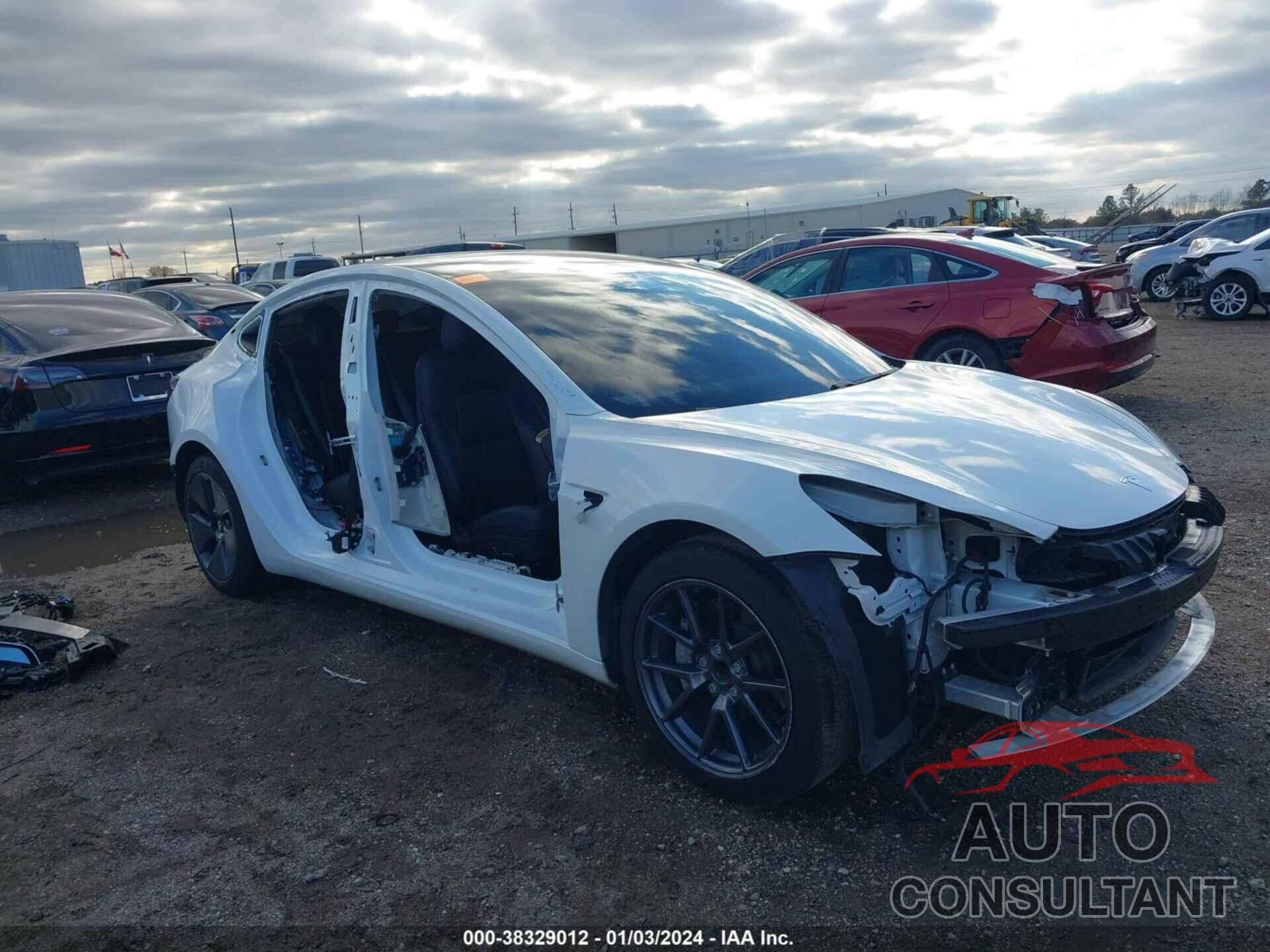 TESLA MODEL 3 2021 - 5YJ3E1EA5MF017566