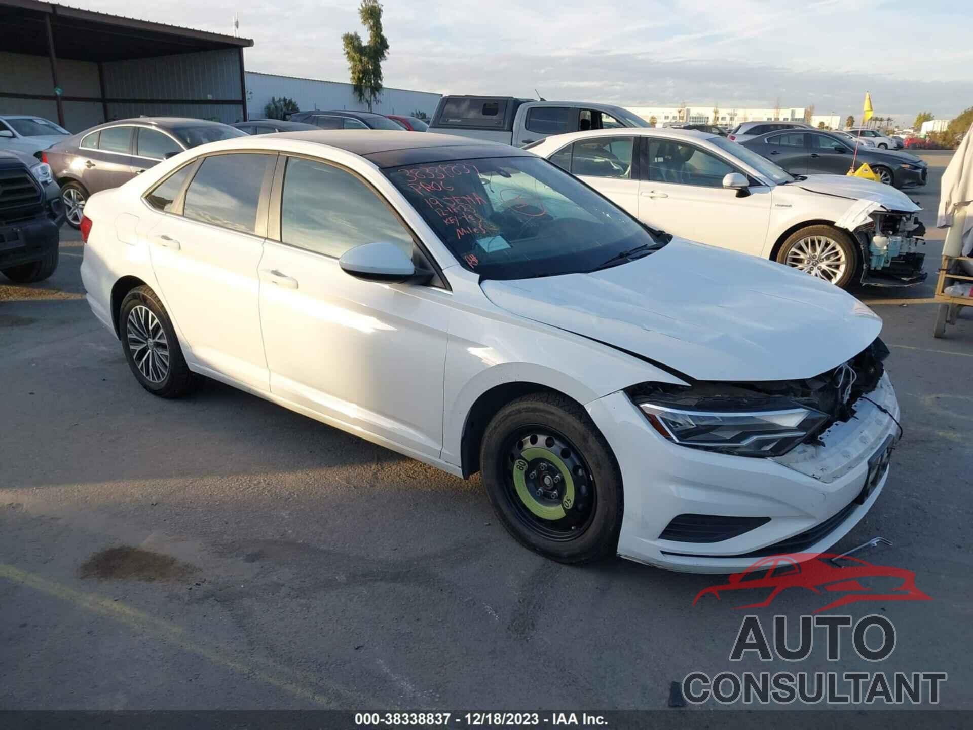 VOLKSWAGEN JETTA 2019 - 3VWC57BU2KM004703