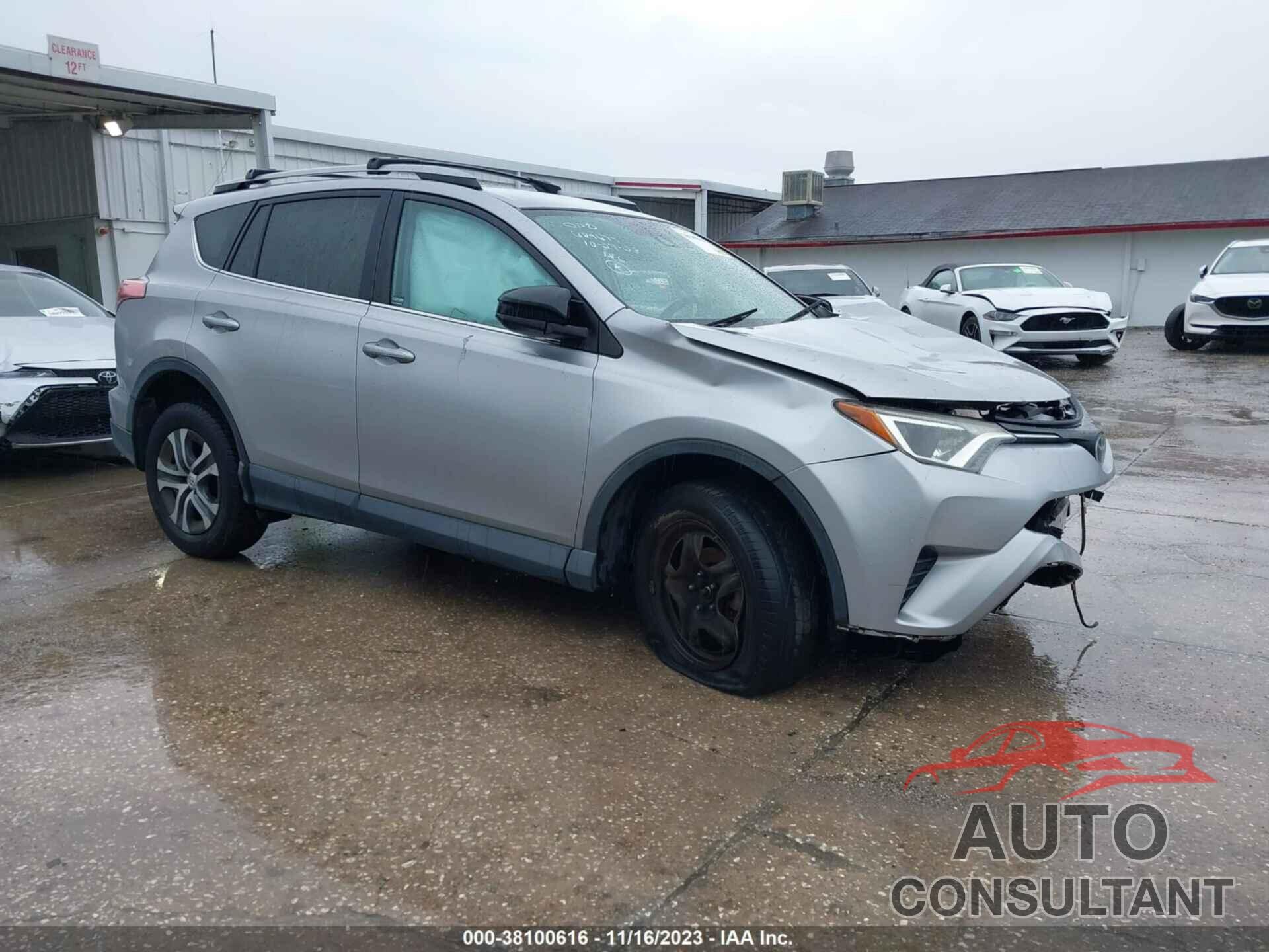 TOYOTA RAV4 2017 - 2T3ZFREV6HW348424