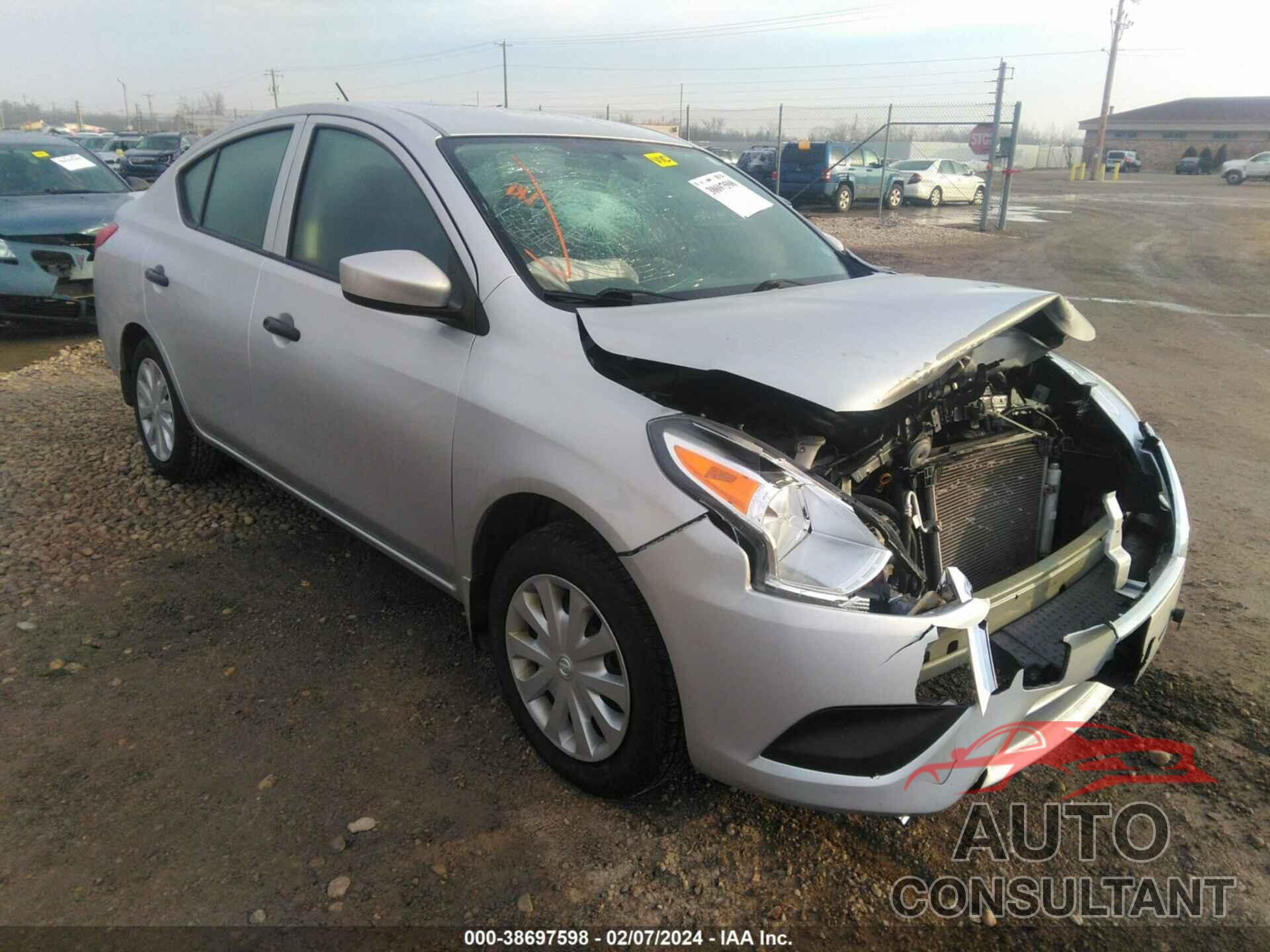 NISSAN VERSA 2017 - 3N1CN7AP0HL881707