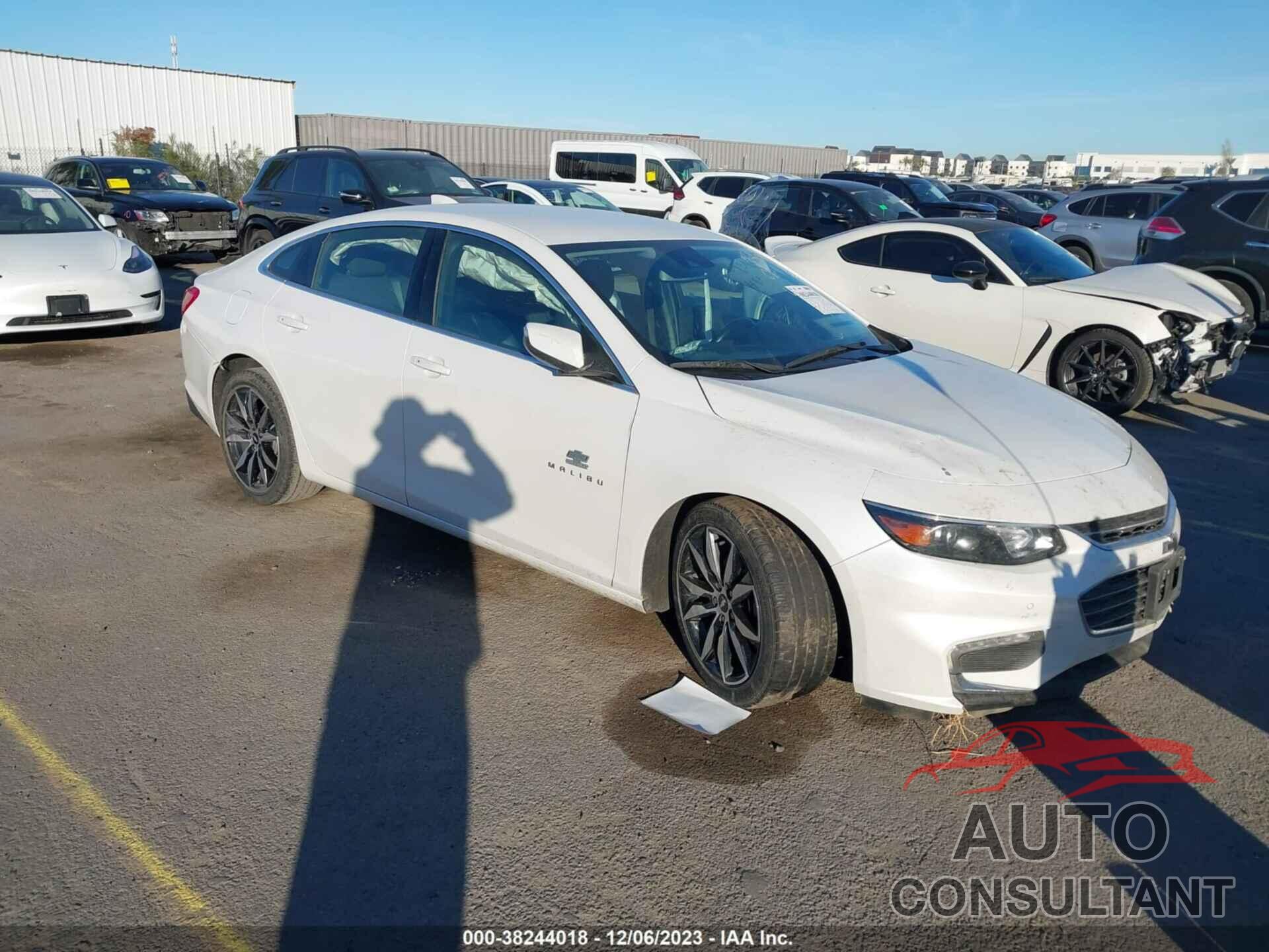 CHEVROLET MALIBU 2018 - 1G1ZD5ST1JF282317