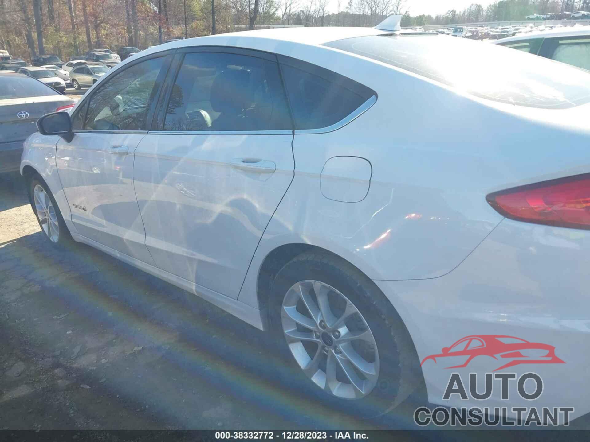 FORD FUSION HYBRID 2019 - 3FA6P0LU2KR188162