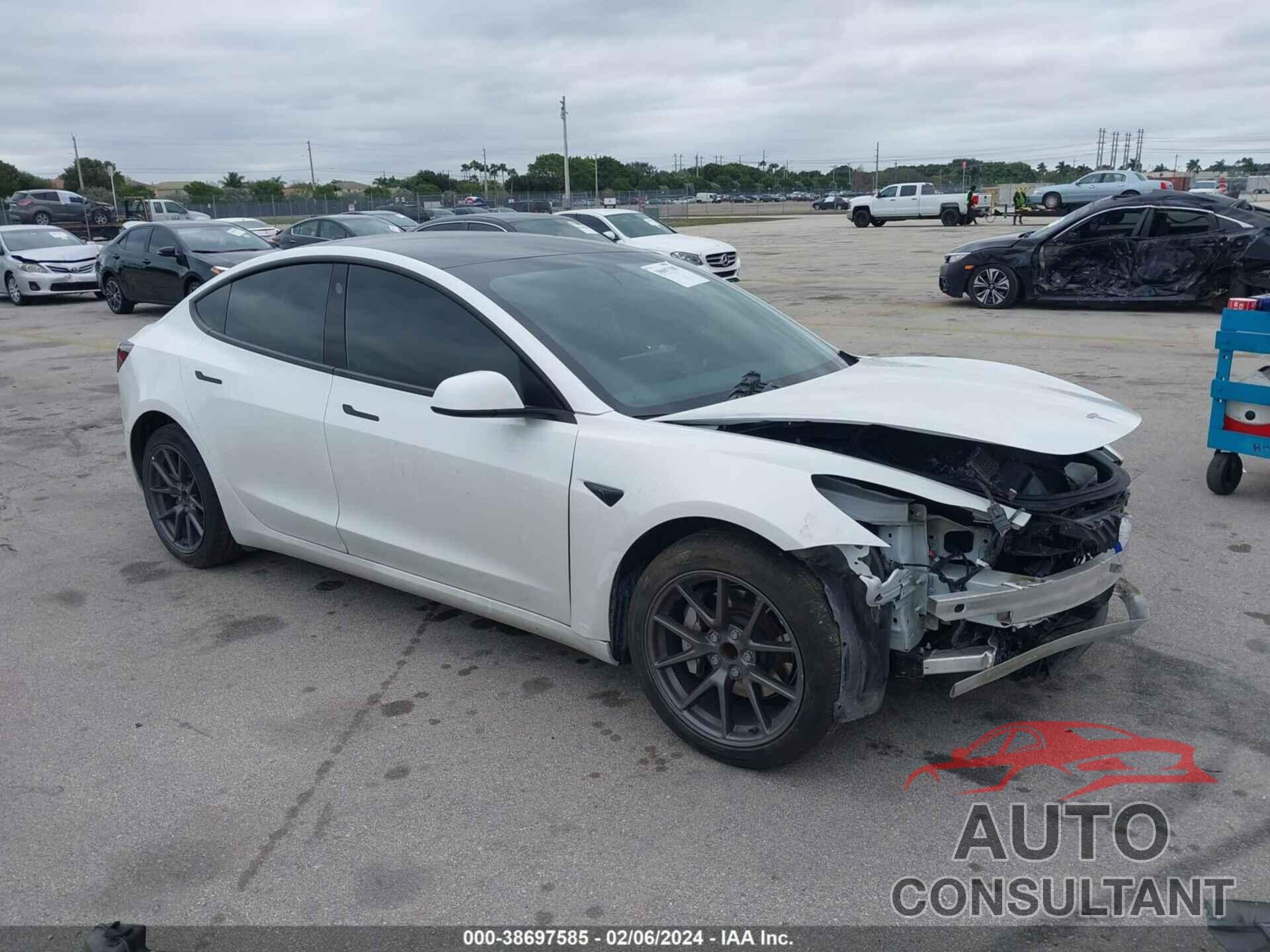 TESLA MODEL 3 2021 - 5YJ3E1EA4MF021138