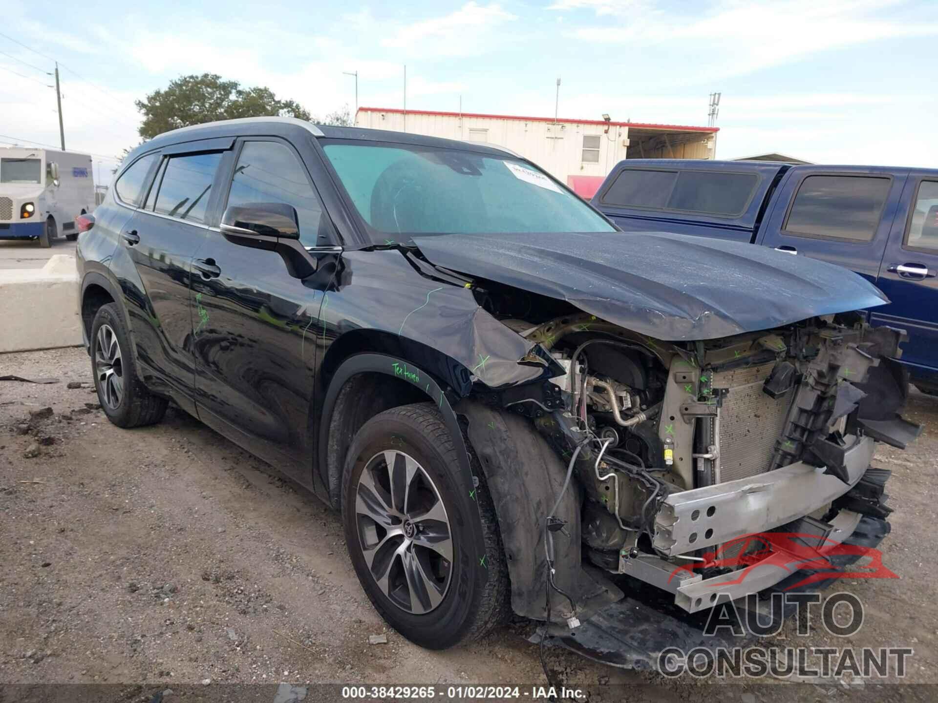 TOYOTA HIGHLANDER 2022 - 5TDGZRAH5NS137890