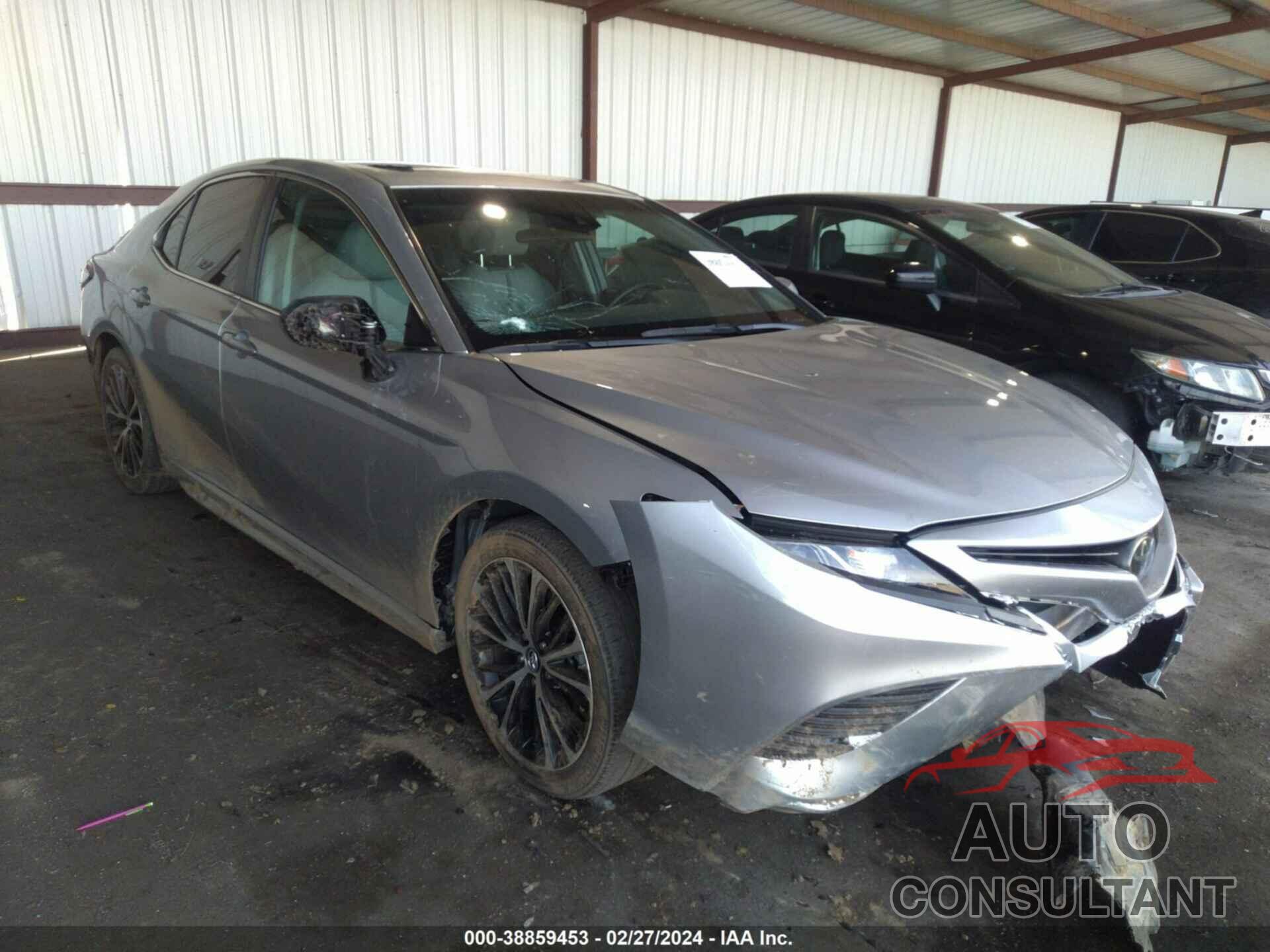 TOYOTA CAMRY 2018 - 4T1B11HK2JU553725