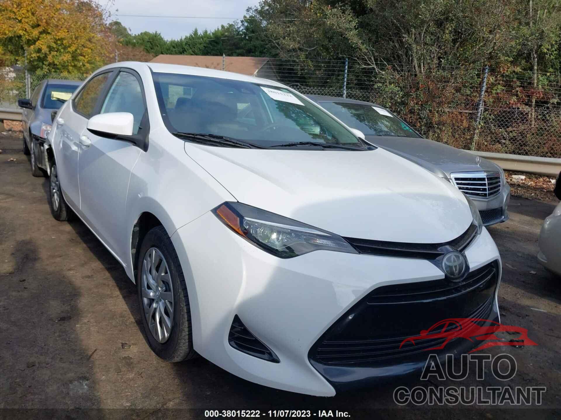 TOYOTA COROLLA 2018 - 5YFBURHE3JP831680