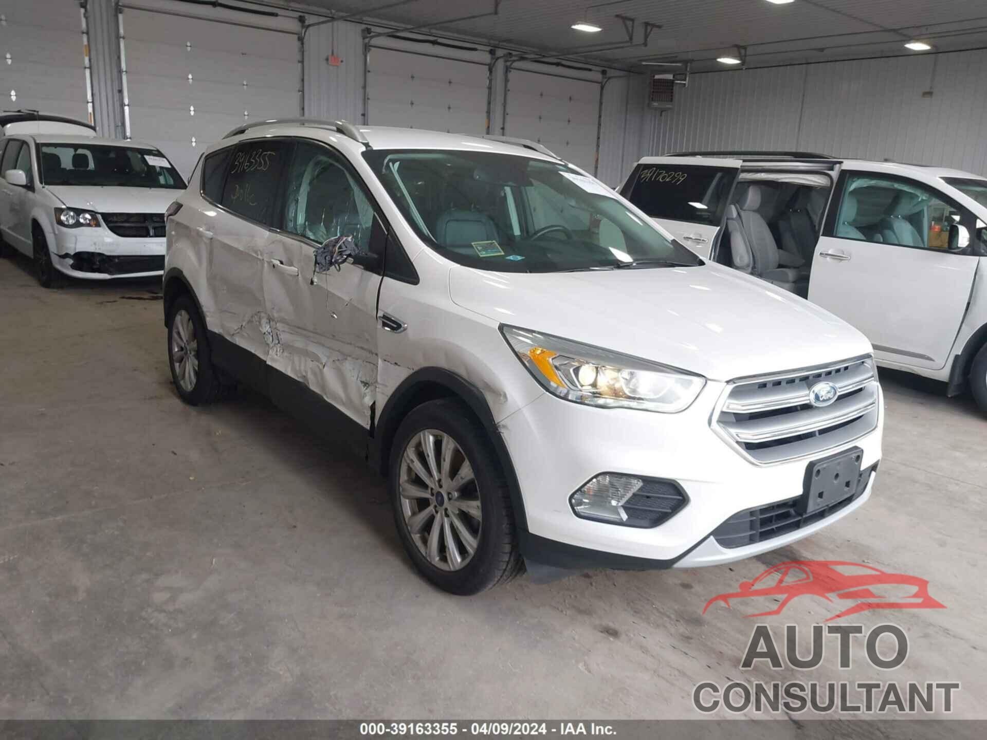 FORD ESCAPE 2017 - 1FMCU9J94HUD45664