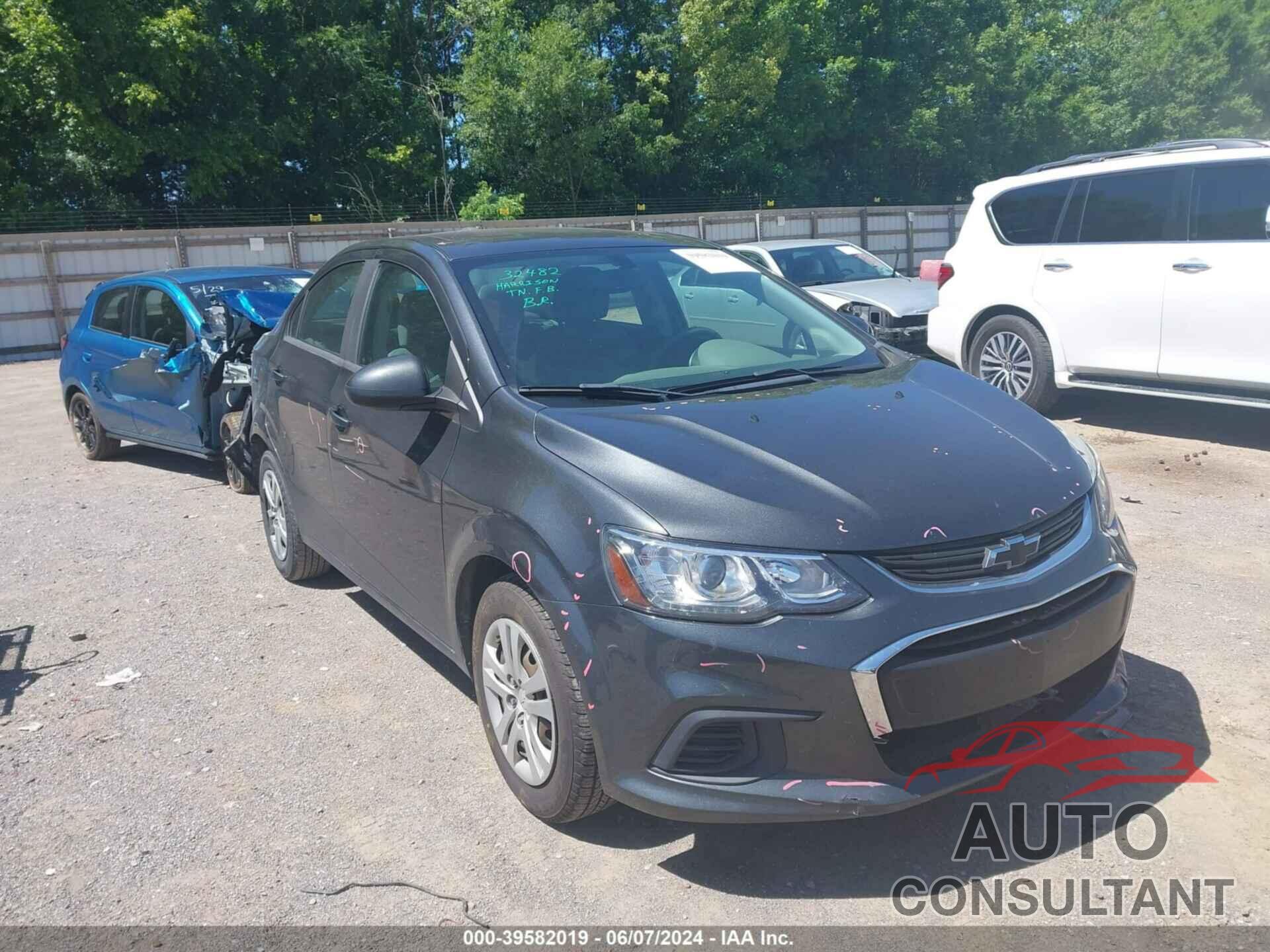 CHEVROLET SONIC 2017 - 1G1JB5SH0H4155630