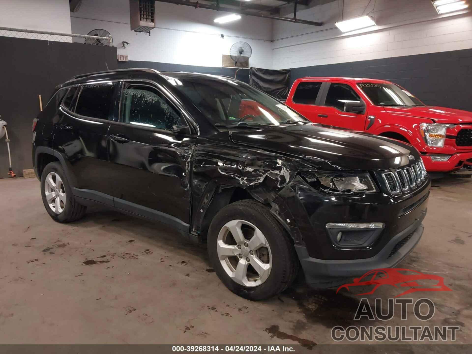 JEEP COMPASS 2018 - 3C4NJDBB7JT282425