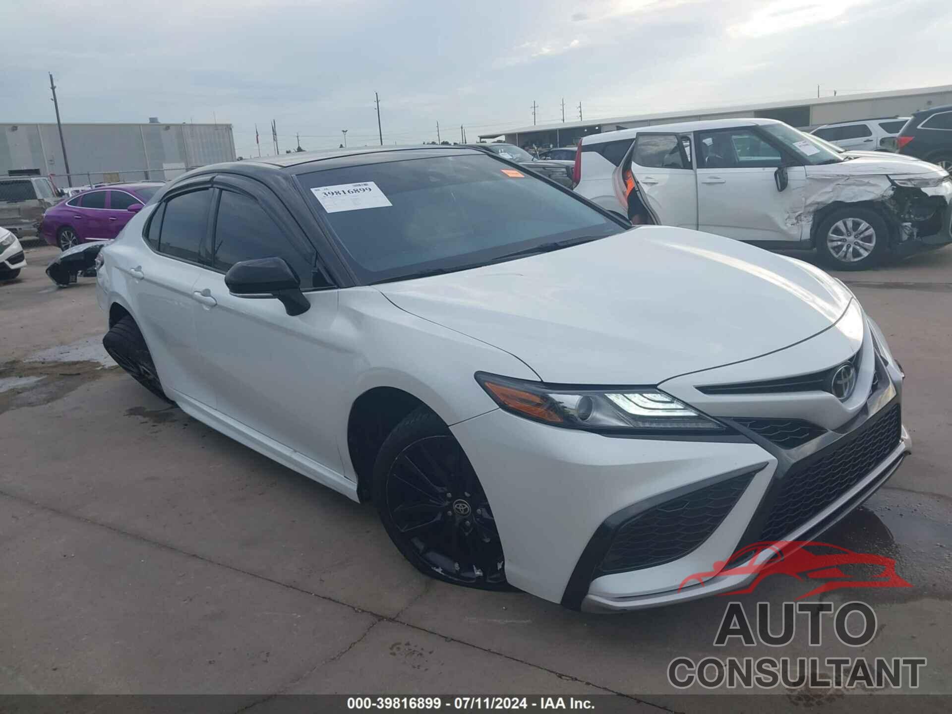 TOYOTA CAMRY 2022 - 4T1K61AKXNU013721