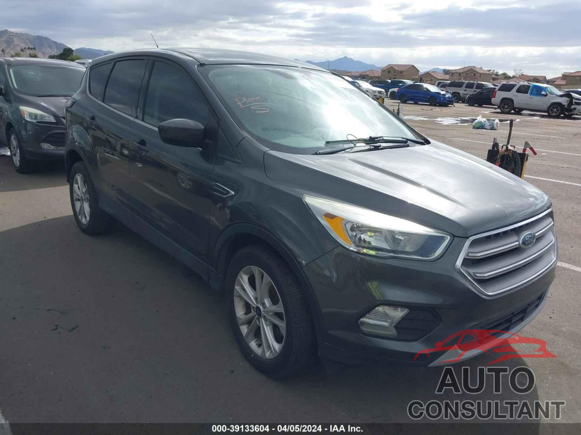FORD ESCAPE 2017 - 1FMCU0GD1HUC80442