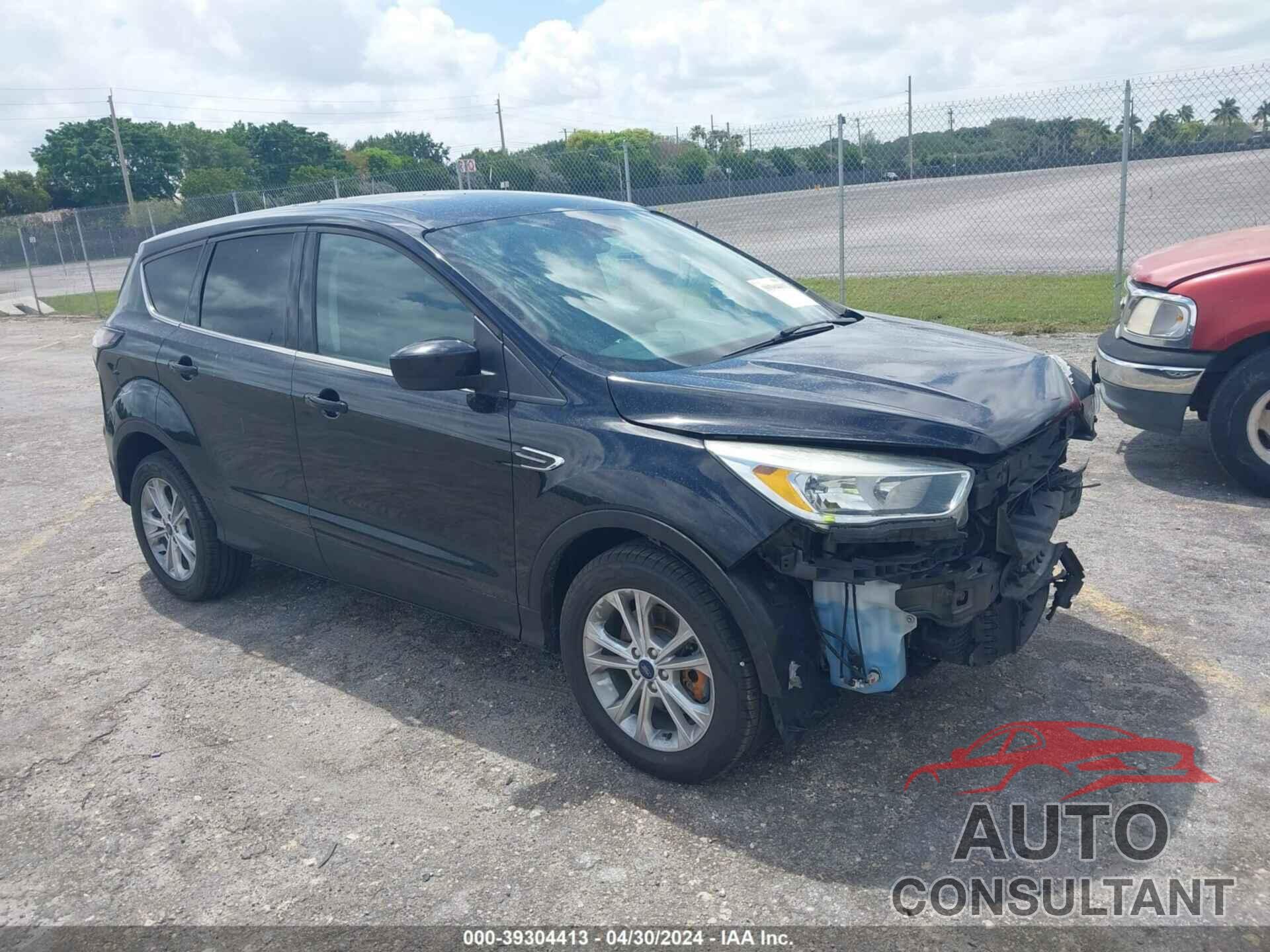 FORD ESCAPE 2017 - 1FMCU0G99HUA99116