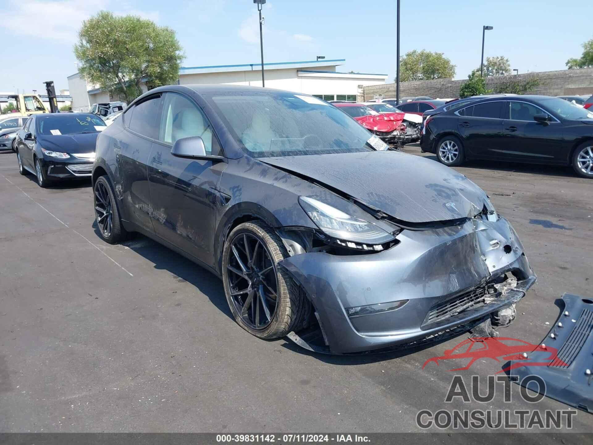 TESLA MODEL Y 2021 - 5YJYGDEE0MF249108