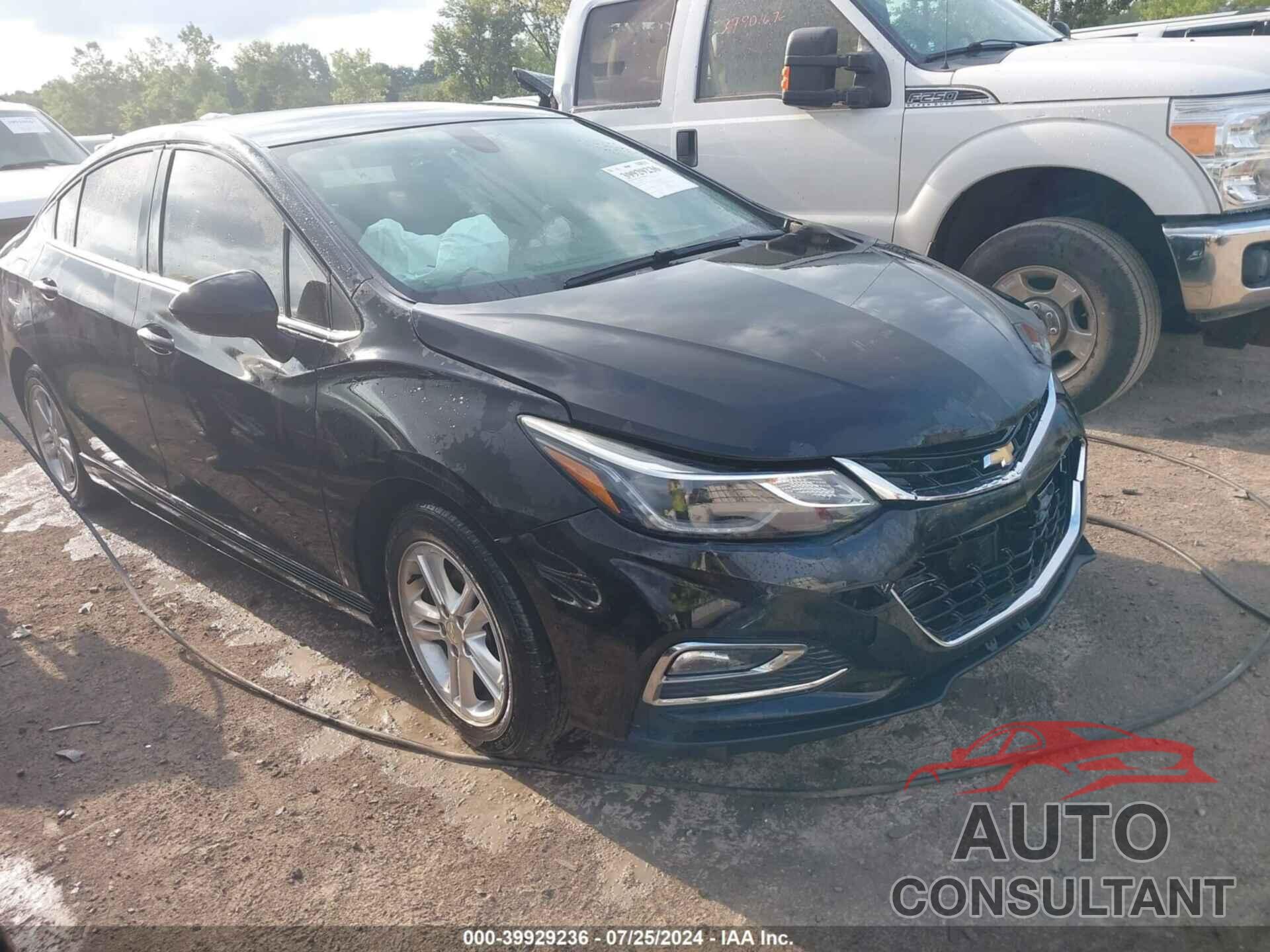 CHEVROLET CRUZE 2018 - 1G1BE5SM8J7163262