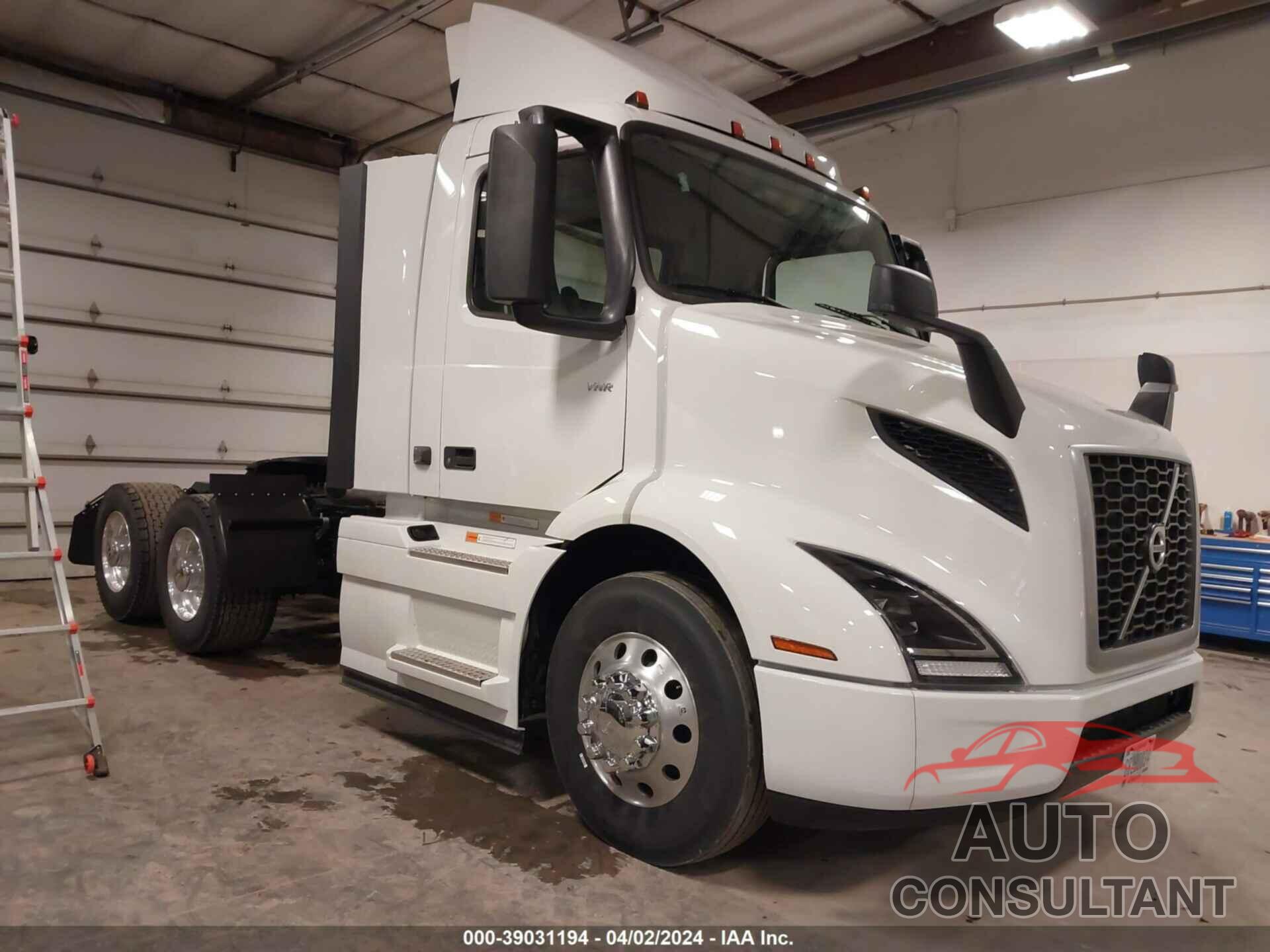 VOLVO VNR 2024 - 4V4WC9EH3RN653852