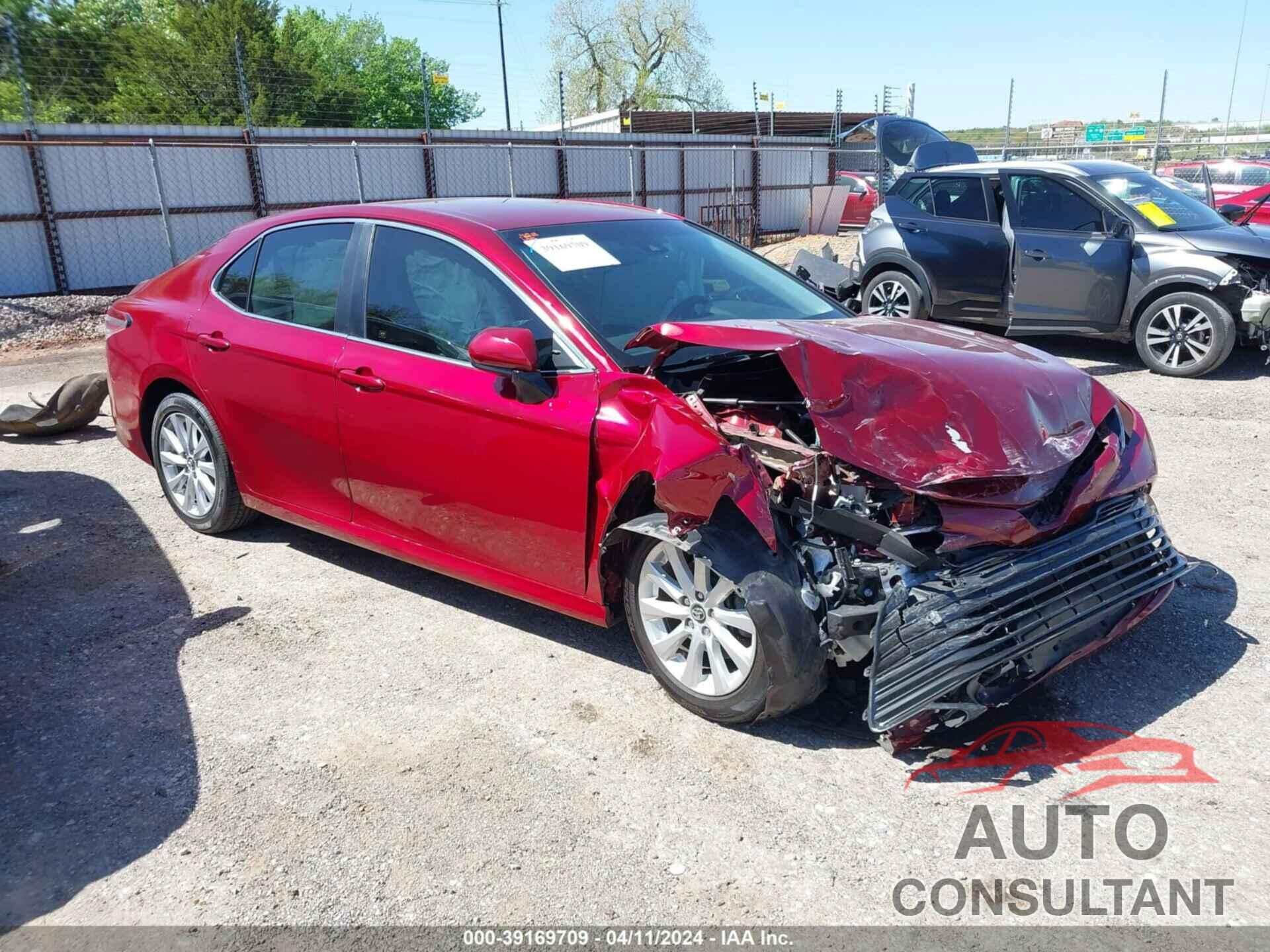 TOYOTA CAMRY 2018 - 4T1B11HK2JU621067