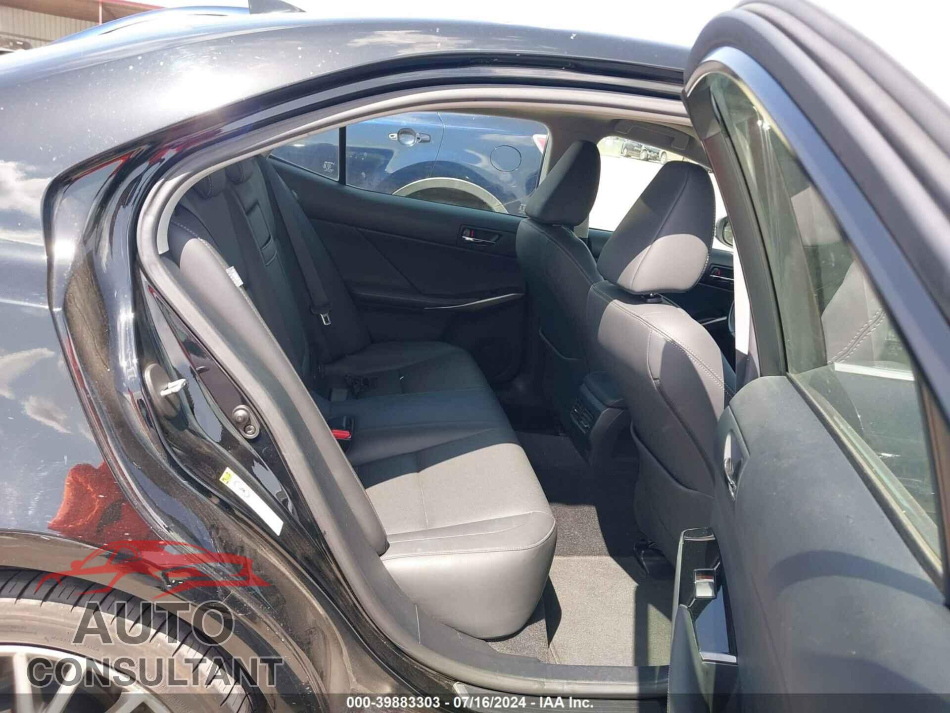 LEXUS IS 200T 2016 - JTHBA1D24G5025616