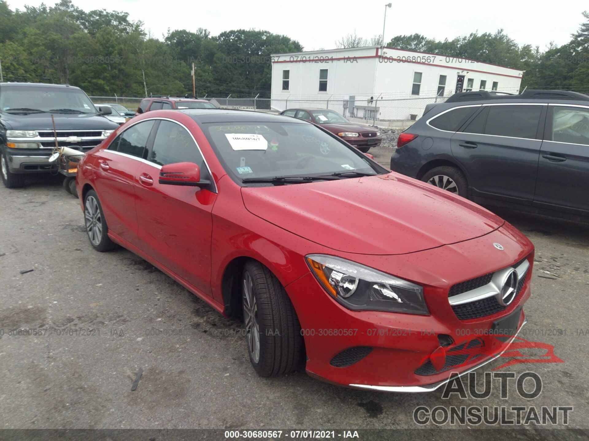 MERCEDES-BENZ CLA 2018 - WDDSJ4GB5JN590579