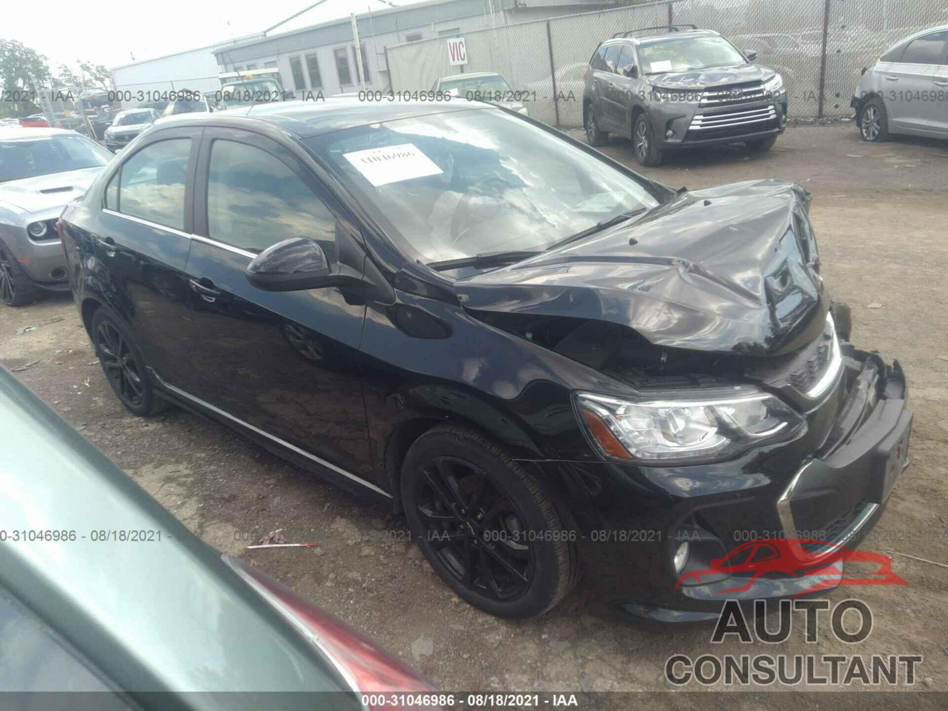 CHEVROLET SONIC 2018 - 1G1JF5SB8J4114071
