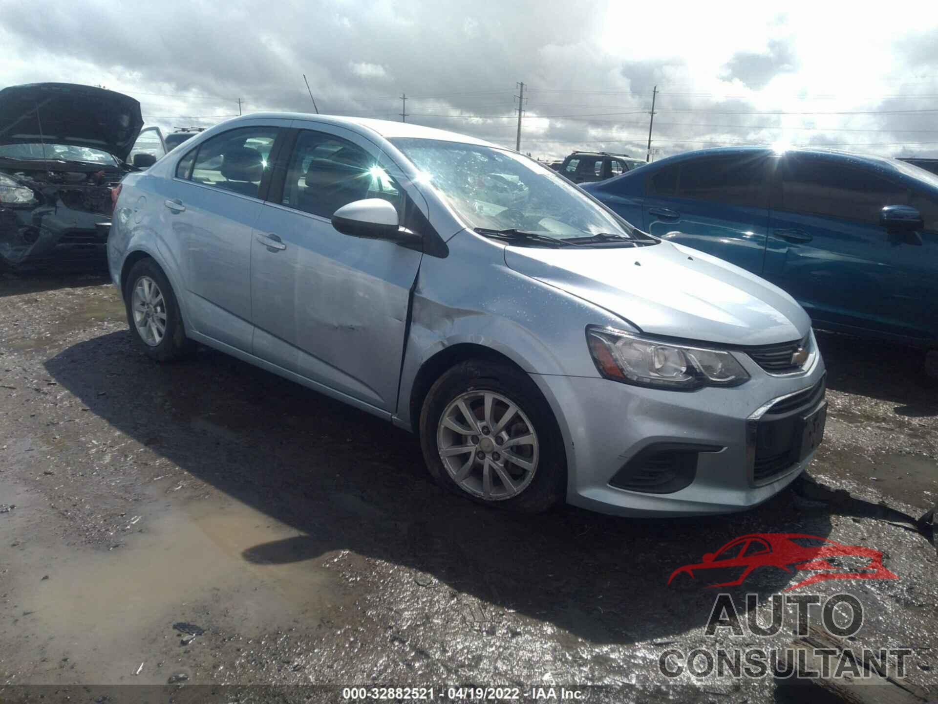 CHEVROLET SONIC 2017 - 1G1JD5SH8H4132848