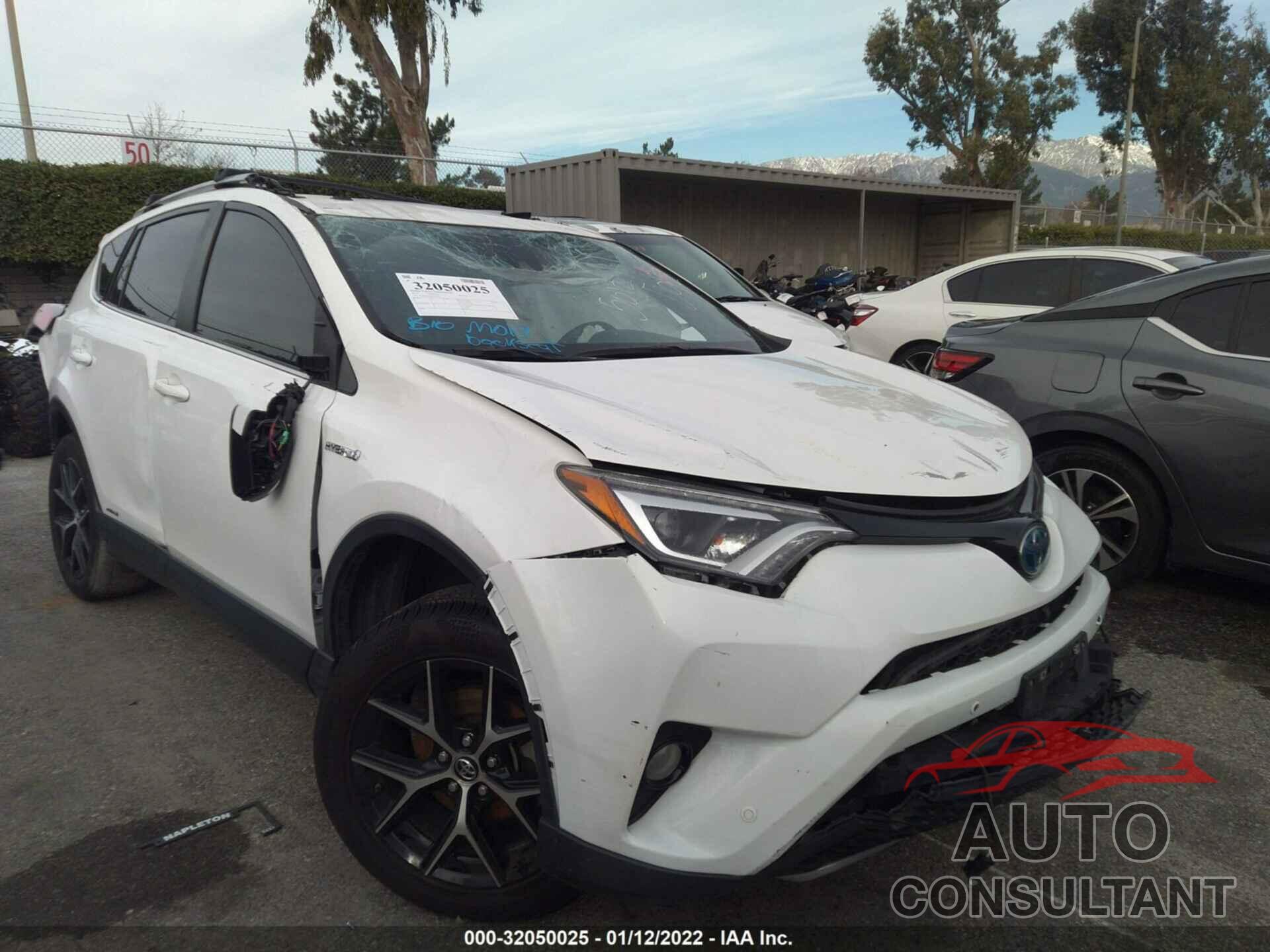 TOYOTA RAV4 2018 - JTMJJREV4JD167577