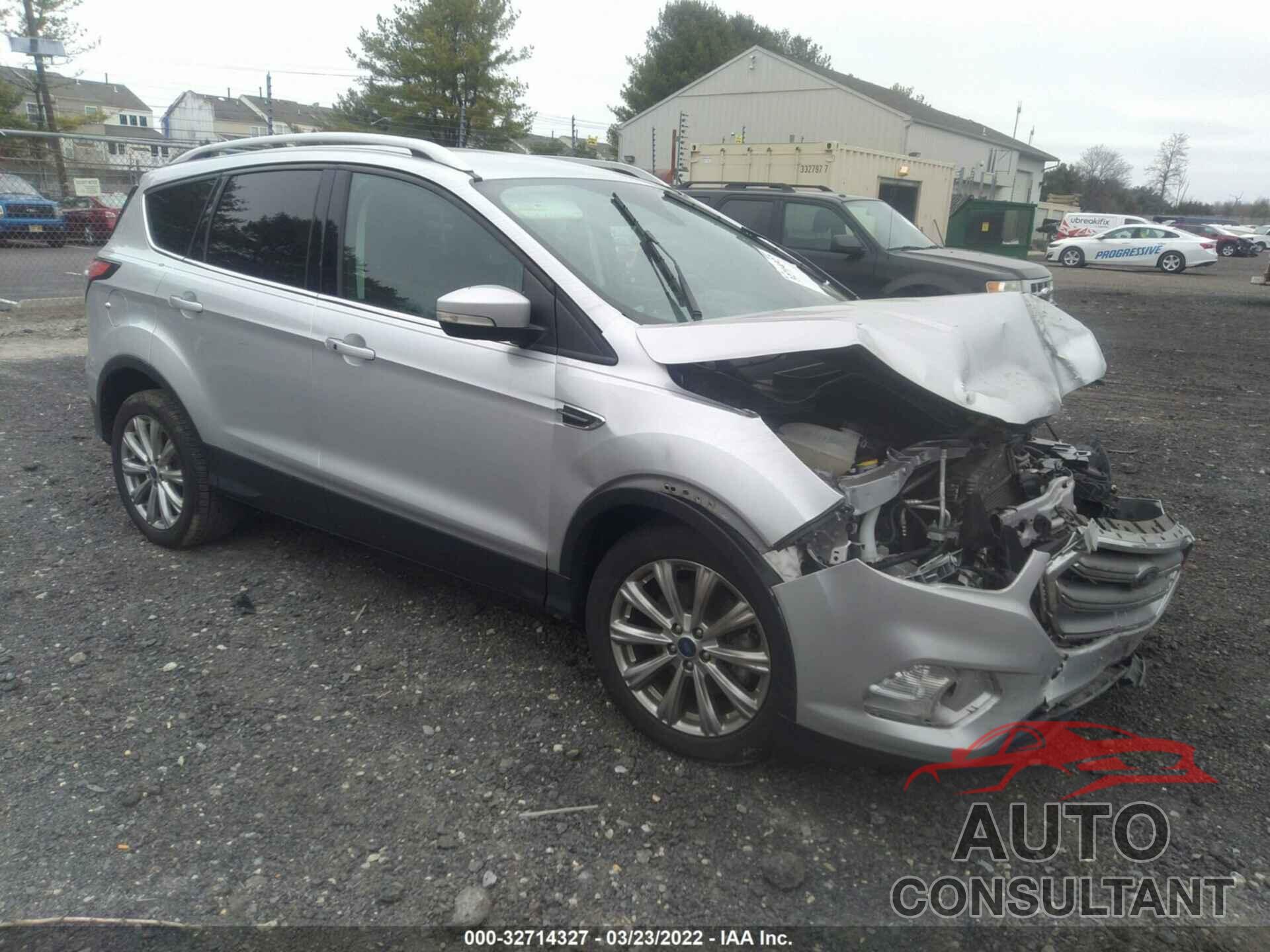 FORD ESCAPE 2017 - 1FMCU0J91HUE63084