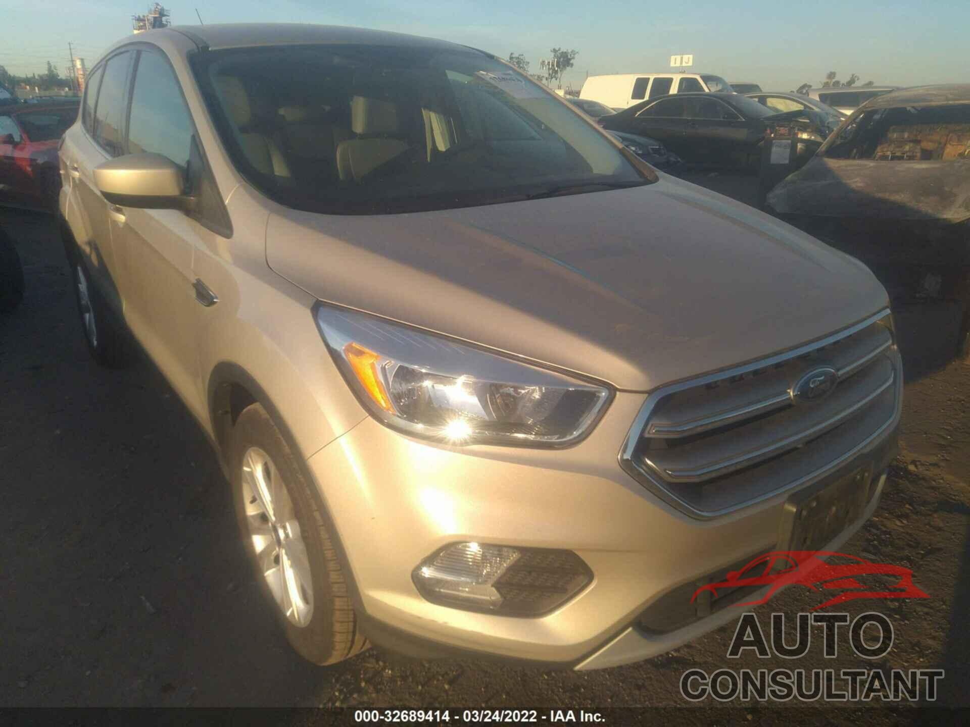 FORD ESCAPE 2017 - 1FMCU0GD8HUE55446