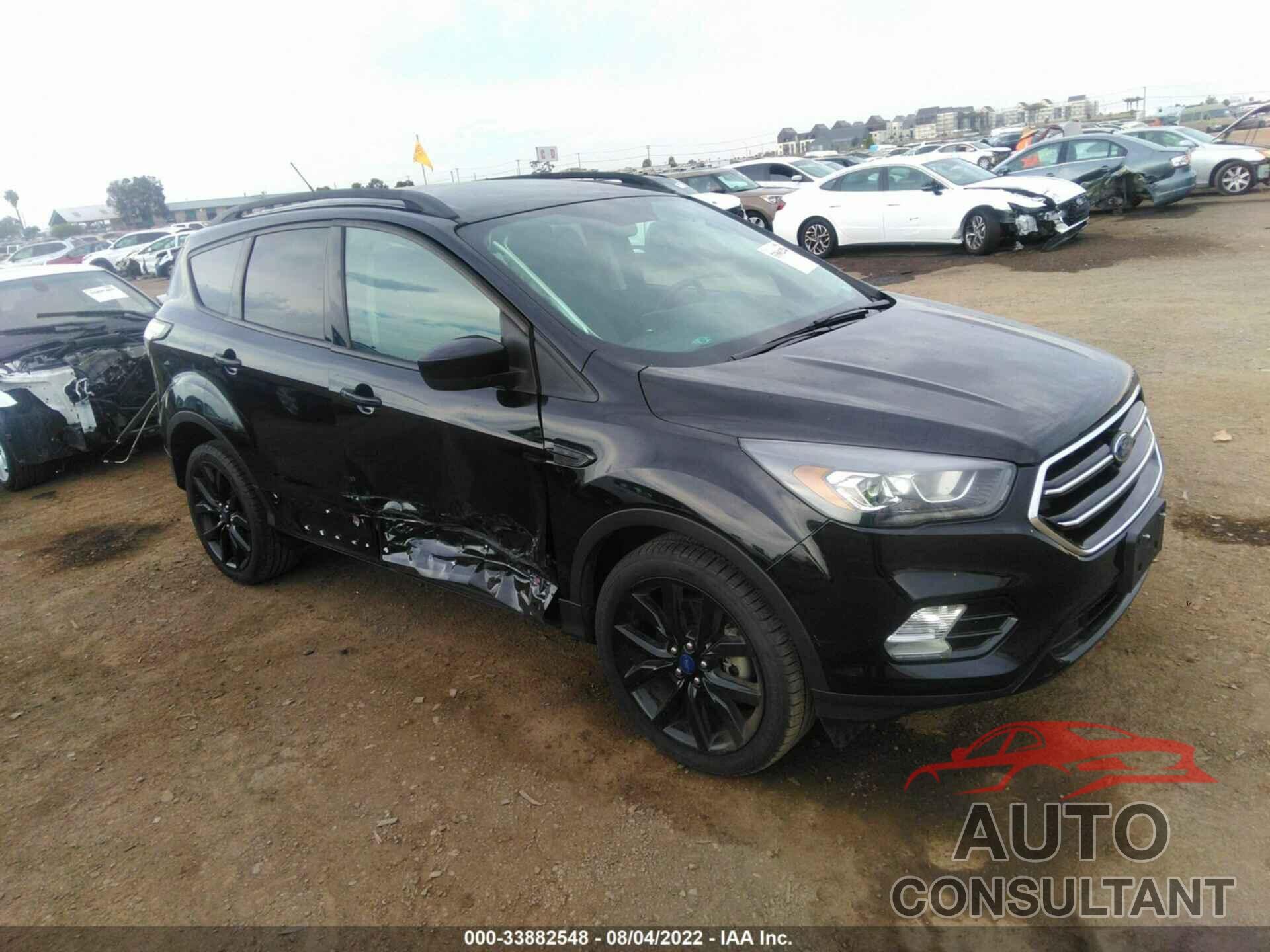FORD ESCAPE 2017 - 1FMCU0G92HUB91751