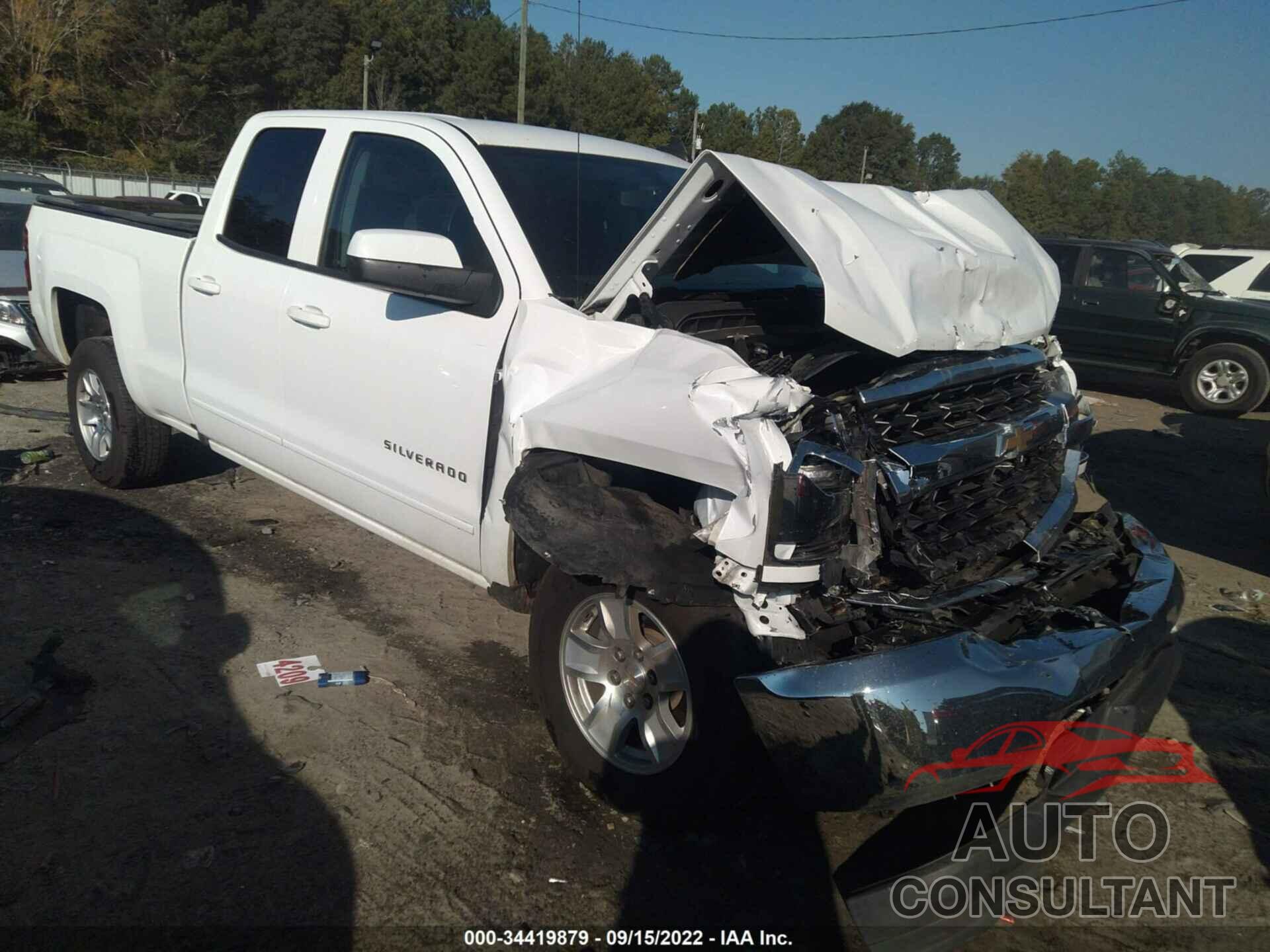 CHEVROLET SILVERADO 1500 2018 - 1GCRCREC1JZ364382
