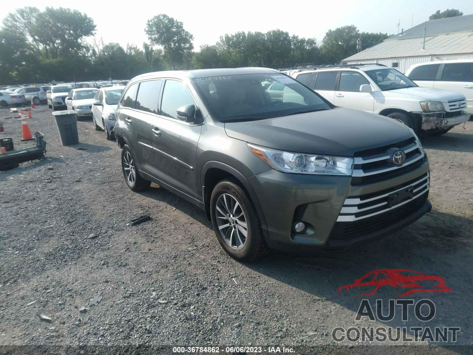 TOYOTA HIGHLANDER 2019 - 5TDJZRFH5KS964993