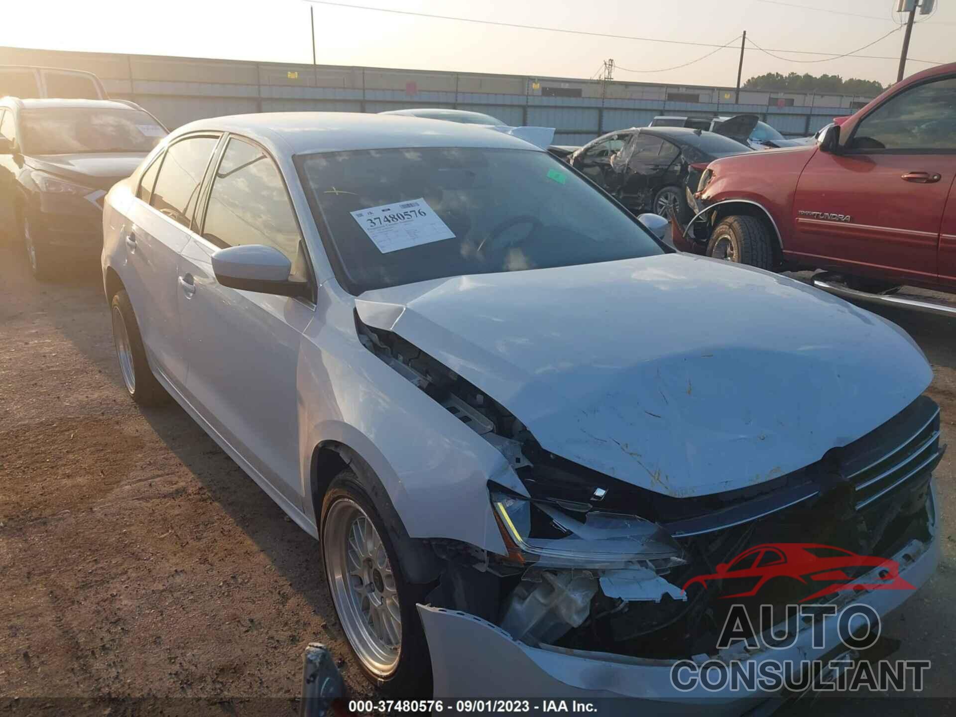 VOLKSWAGEN JETTA 2017 - 3VW2B7AJ5HM384401