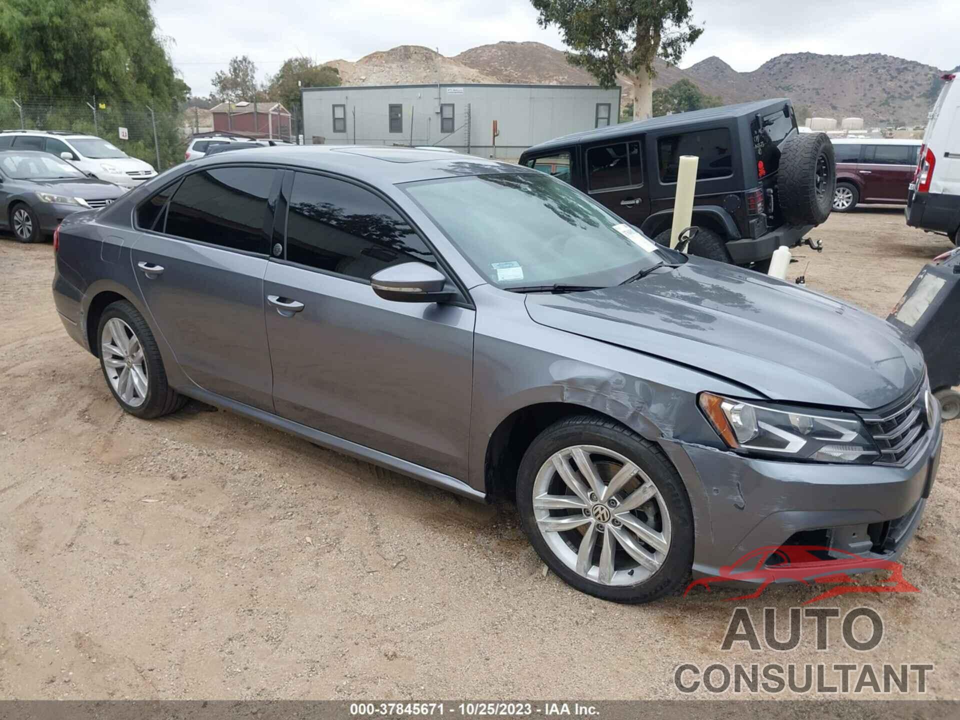 VOLKSWAGEN PASSAT 2019 - 1VWLA7A38KC011242