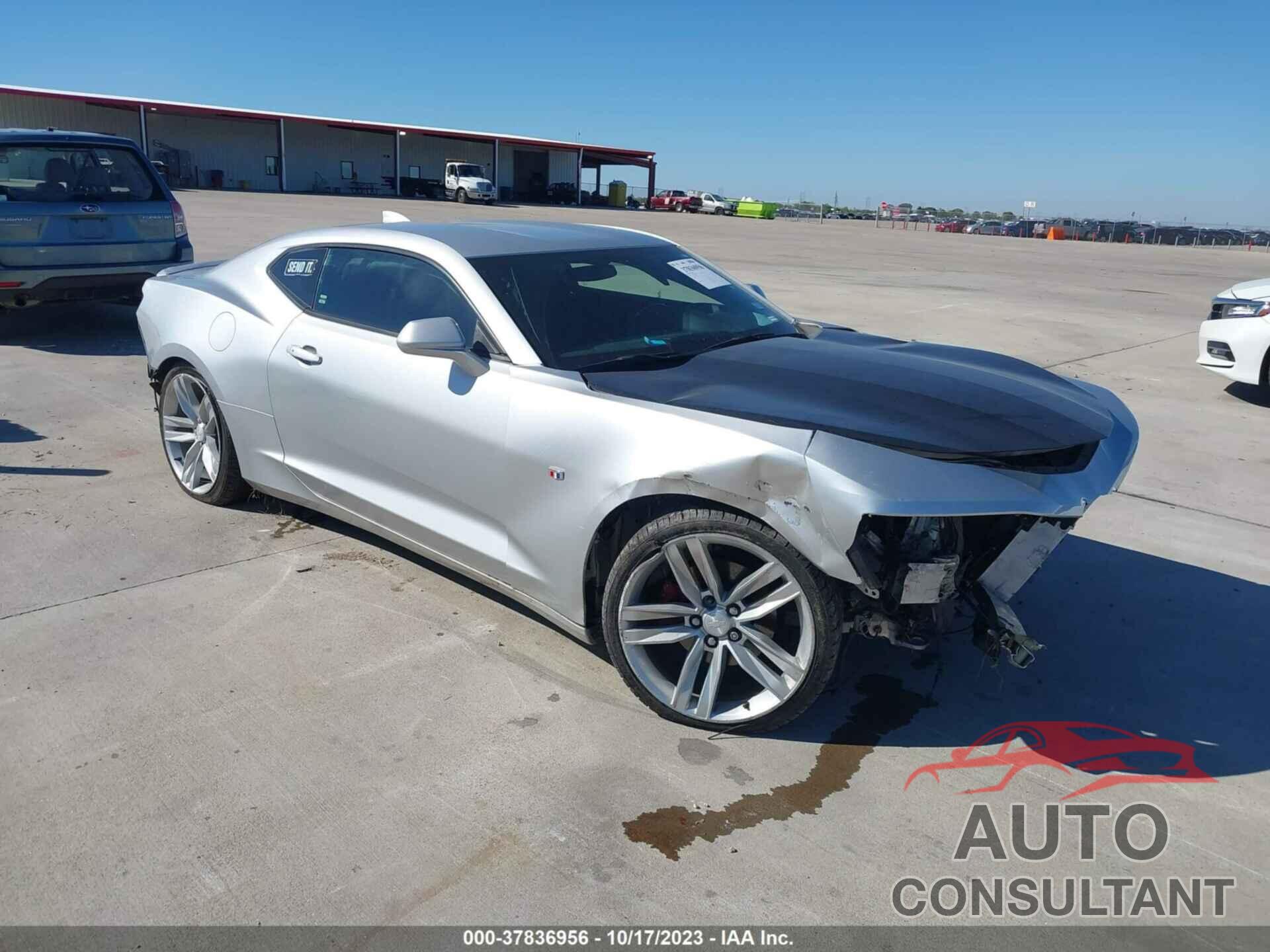 CHEVROLET CAMARO 2018 - 1G1FB1RS4J0137385