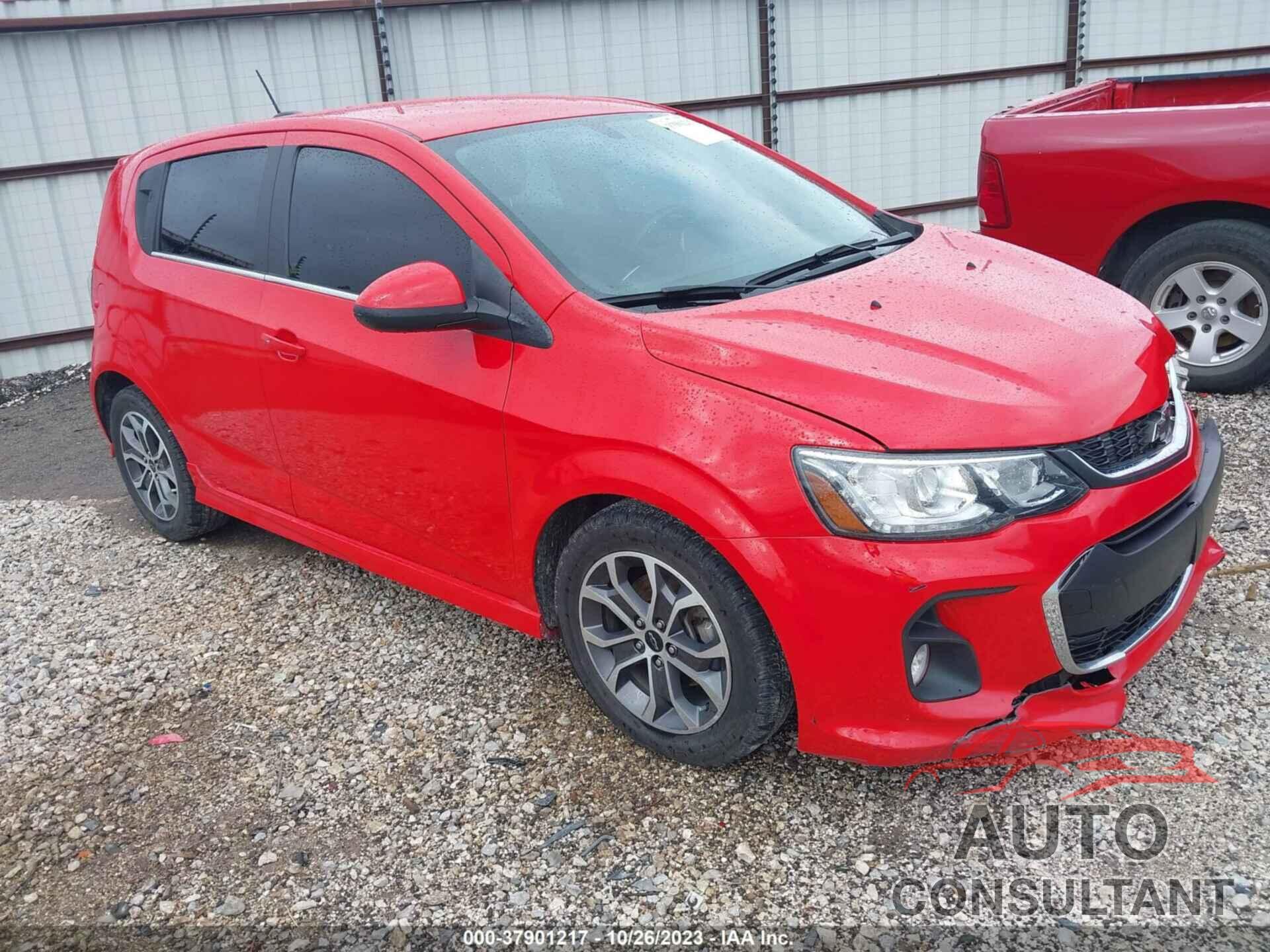 CHEVROLET SONIC 2018 - 1G1JD6SHXJ4106540