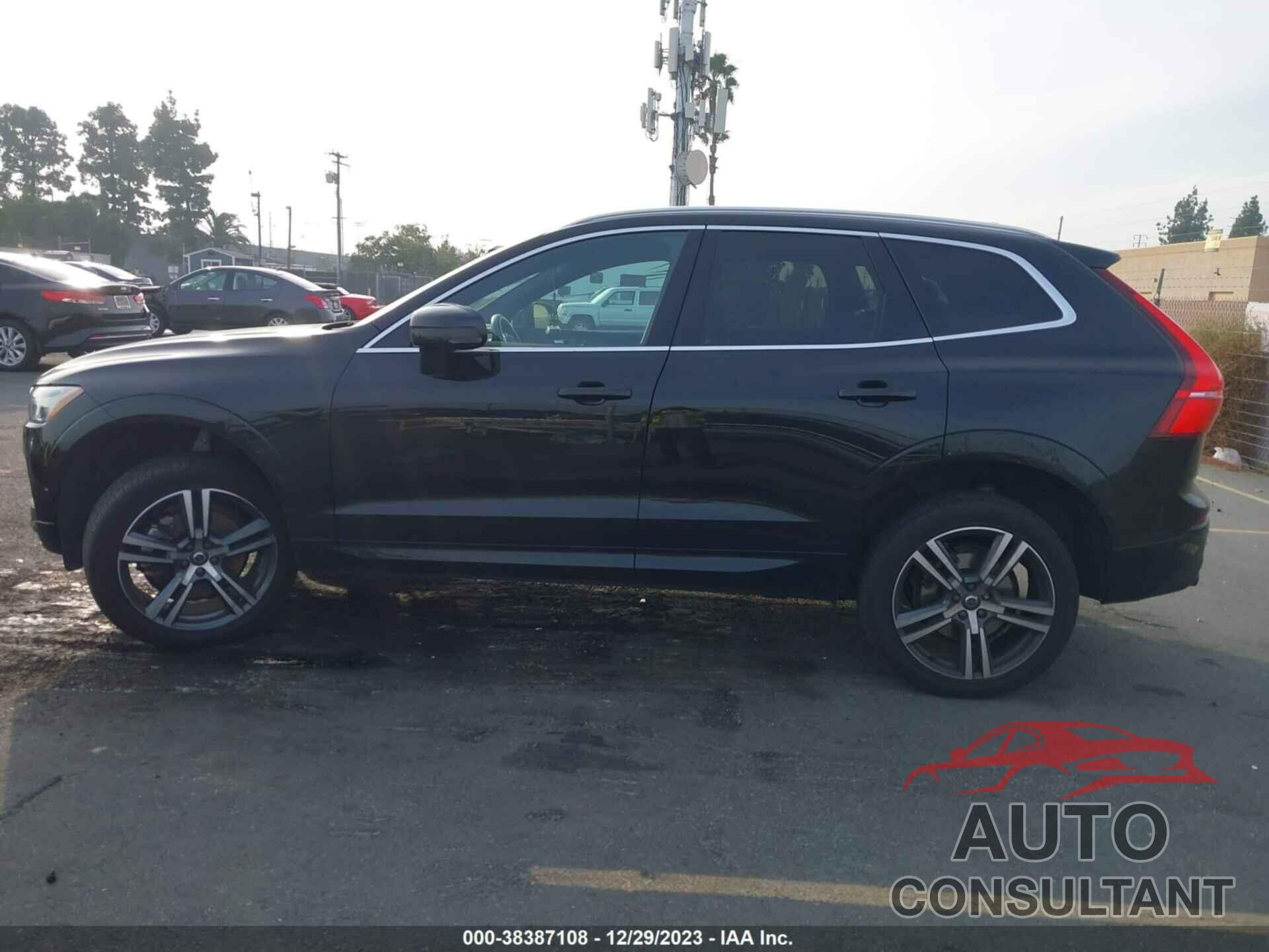 VOLVO XC60 2018 - YV4A22RK8J1059806