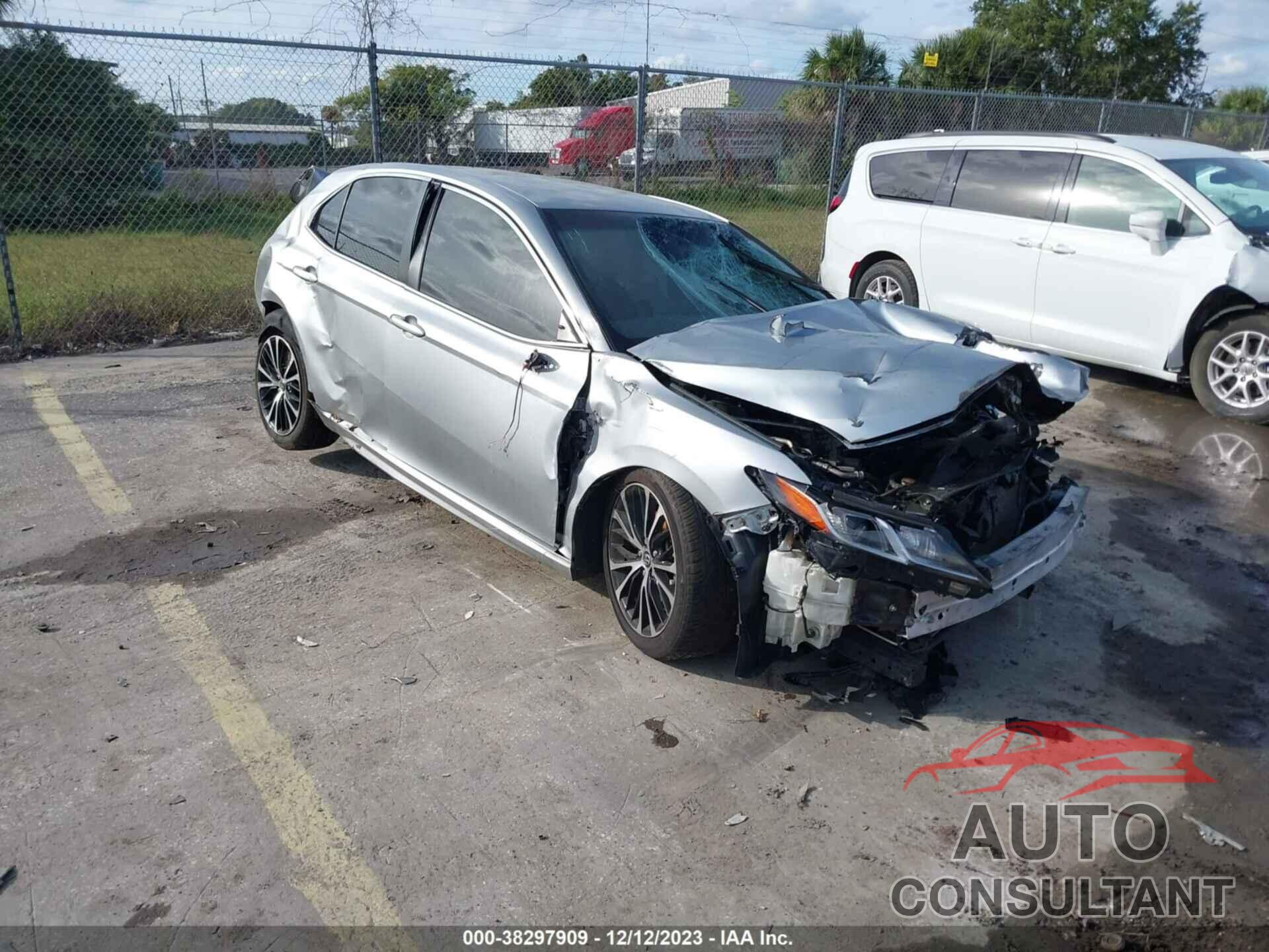 TOYOTA CAMRY 2018 - JTNB11HK0J3031276
