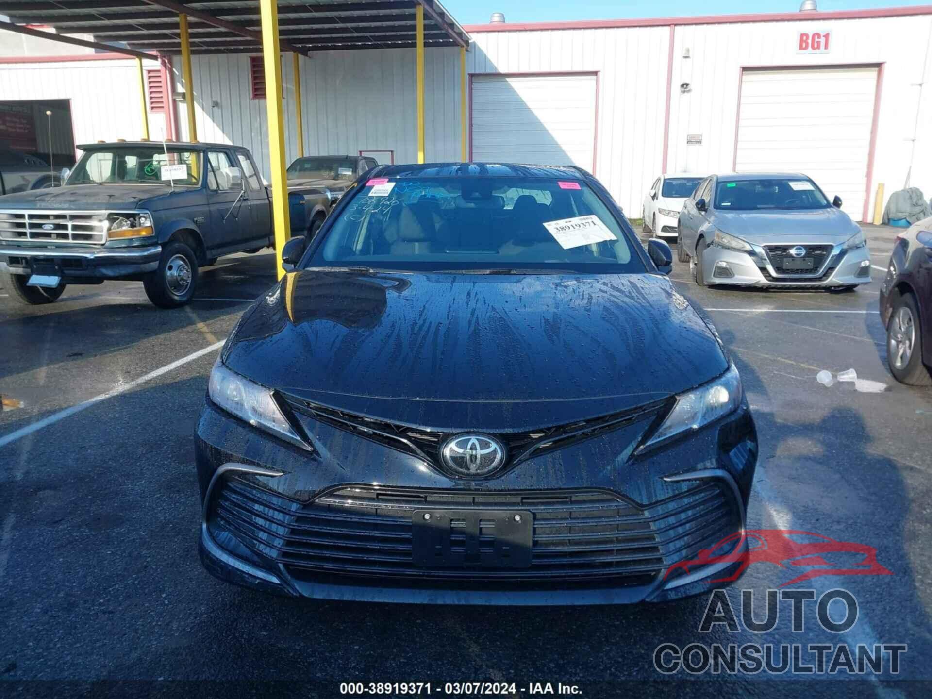 TOYOTA CAMRY 2023 - 4T1R11AK8PU132044