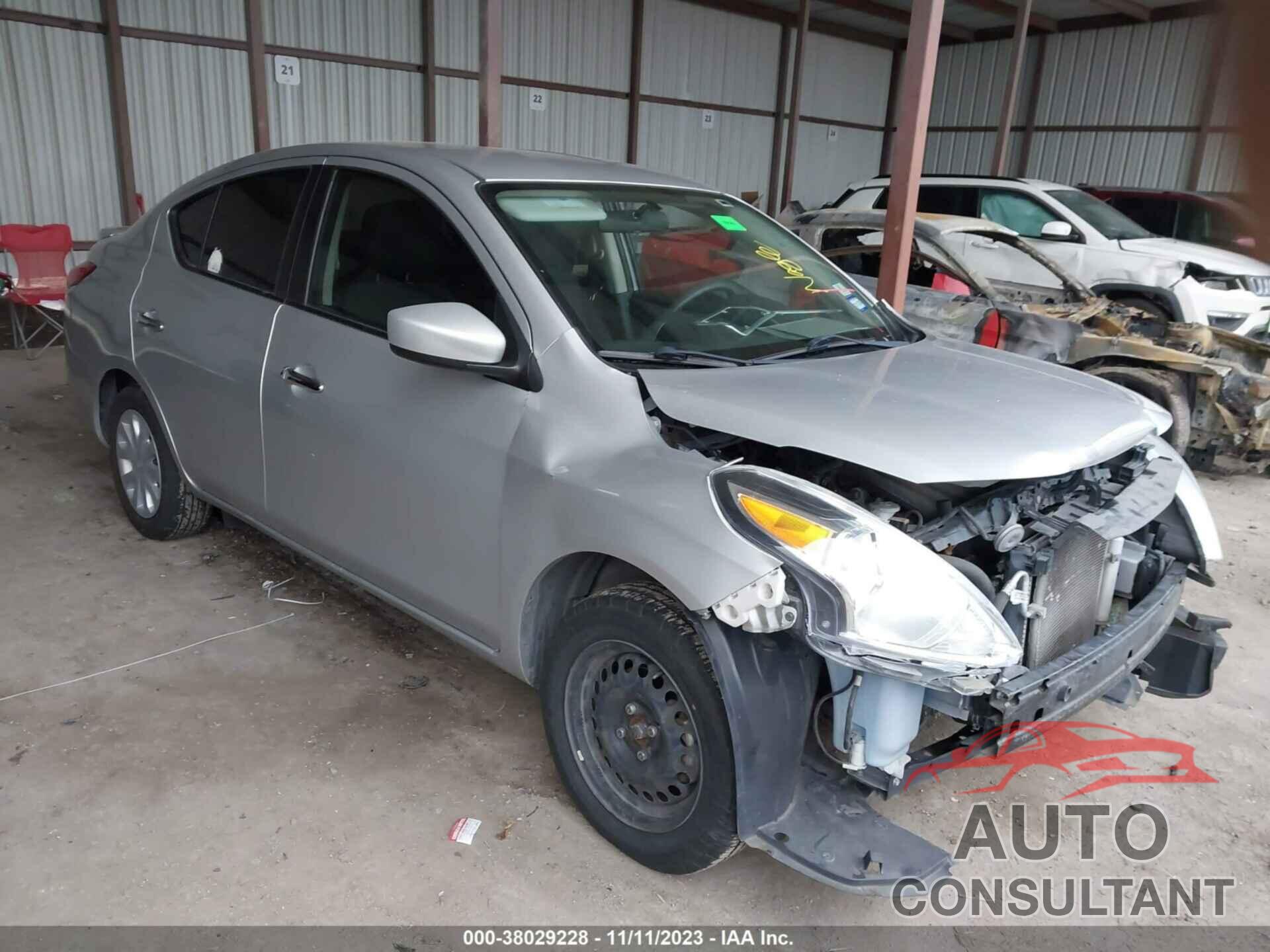 NISSAN VERSA 2018 - 3N1CN7AP3JK405141