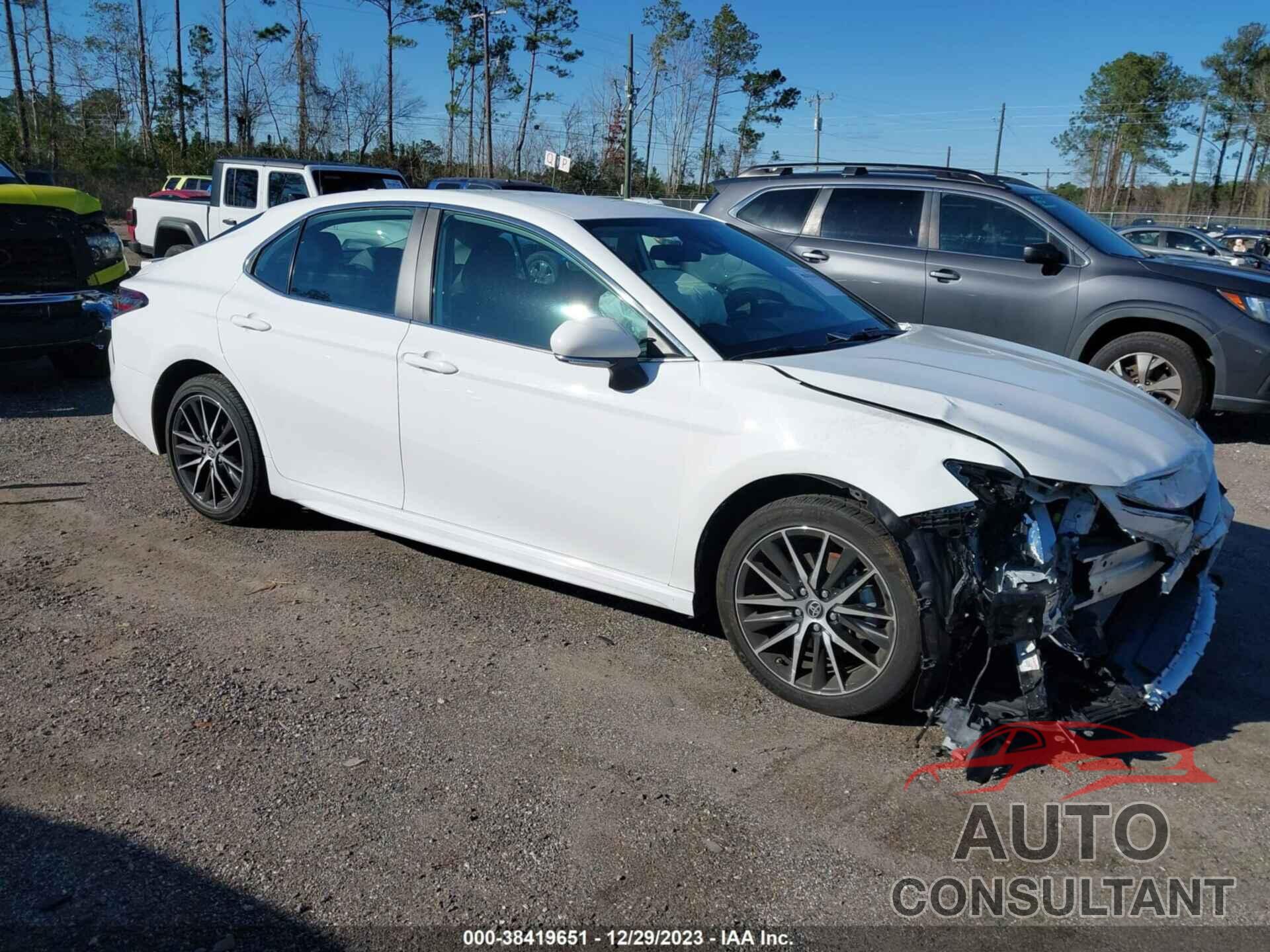 TOYOTA CAMRY 2022 - 4T1G11AK9NU715548